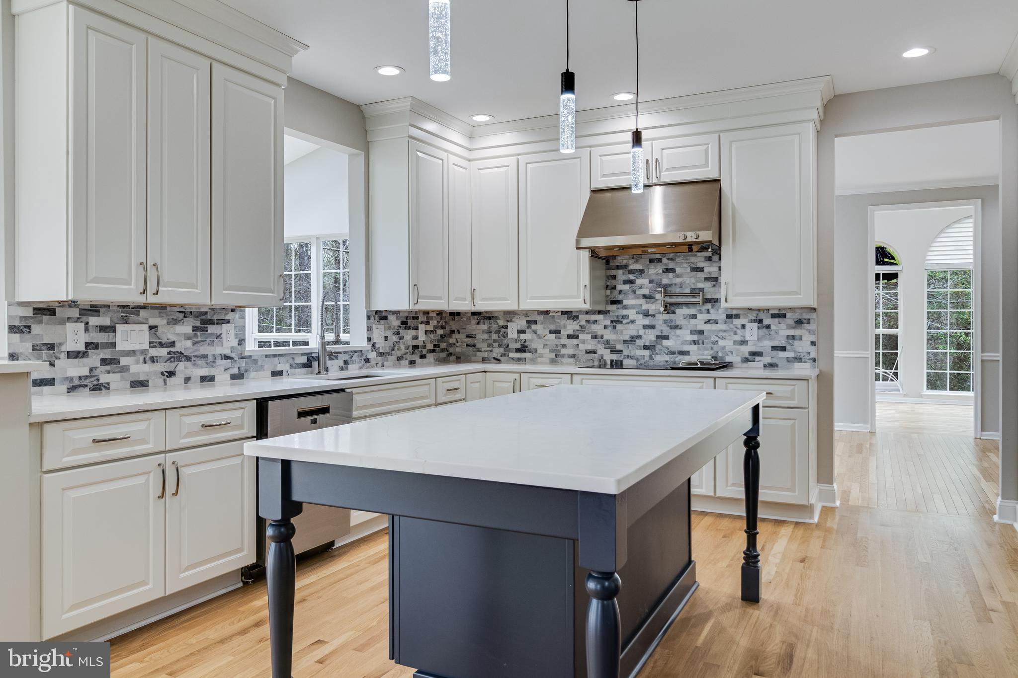 LONGMEADE - Residential