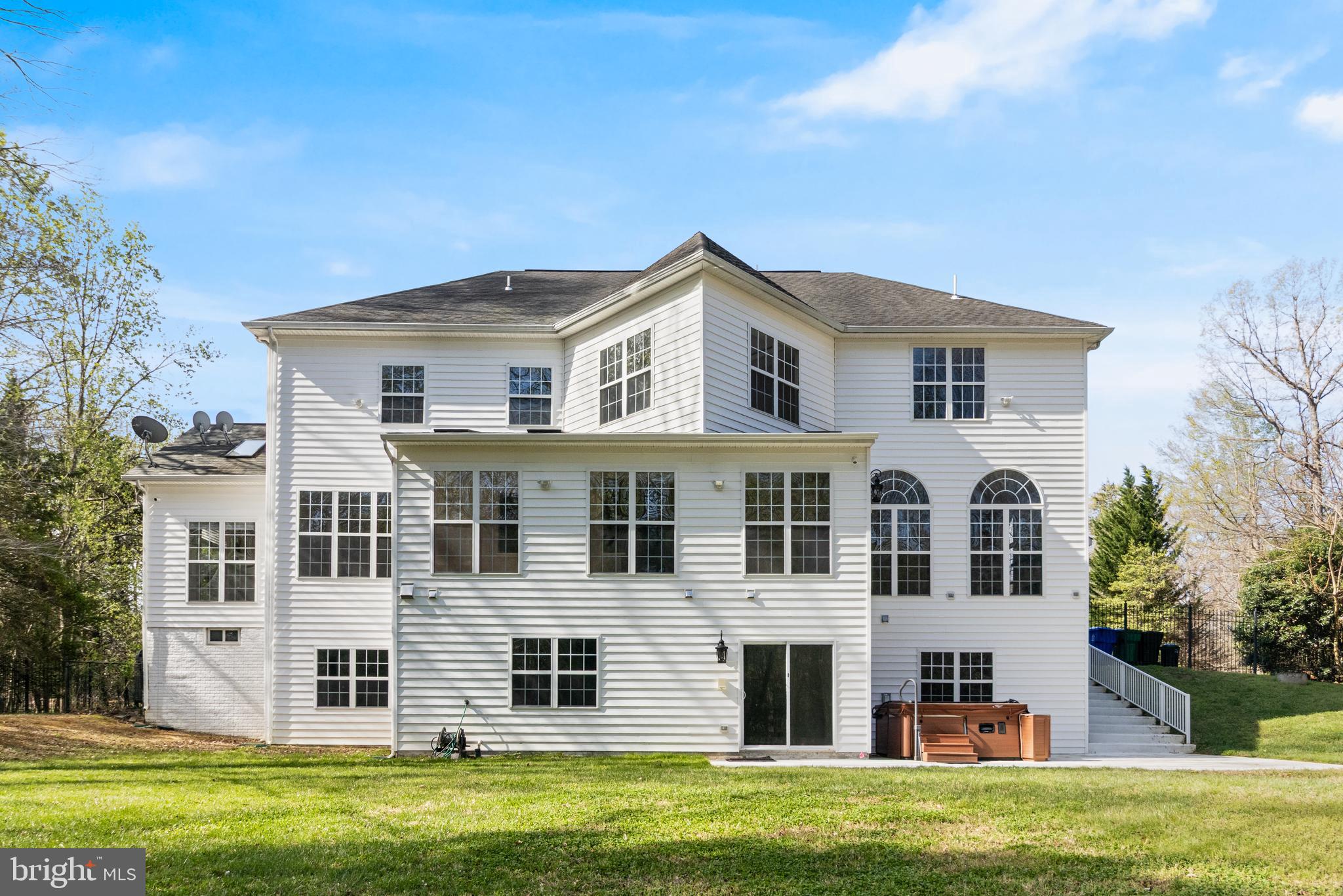 LONGMEADE - Residential