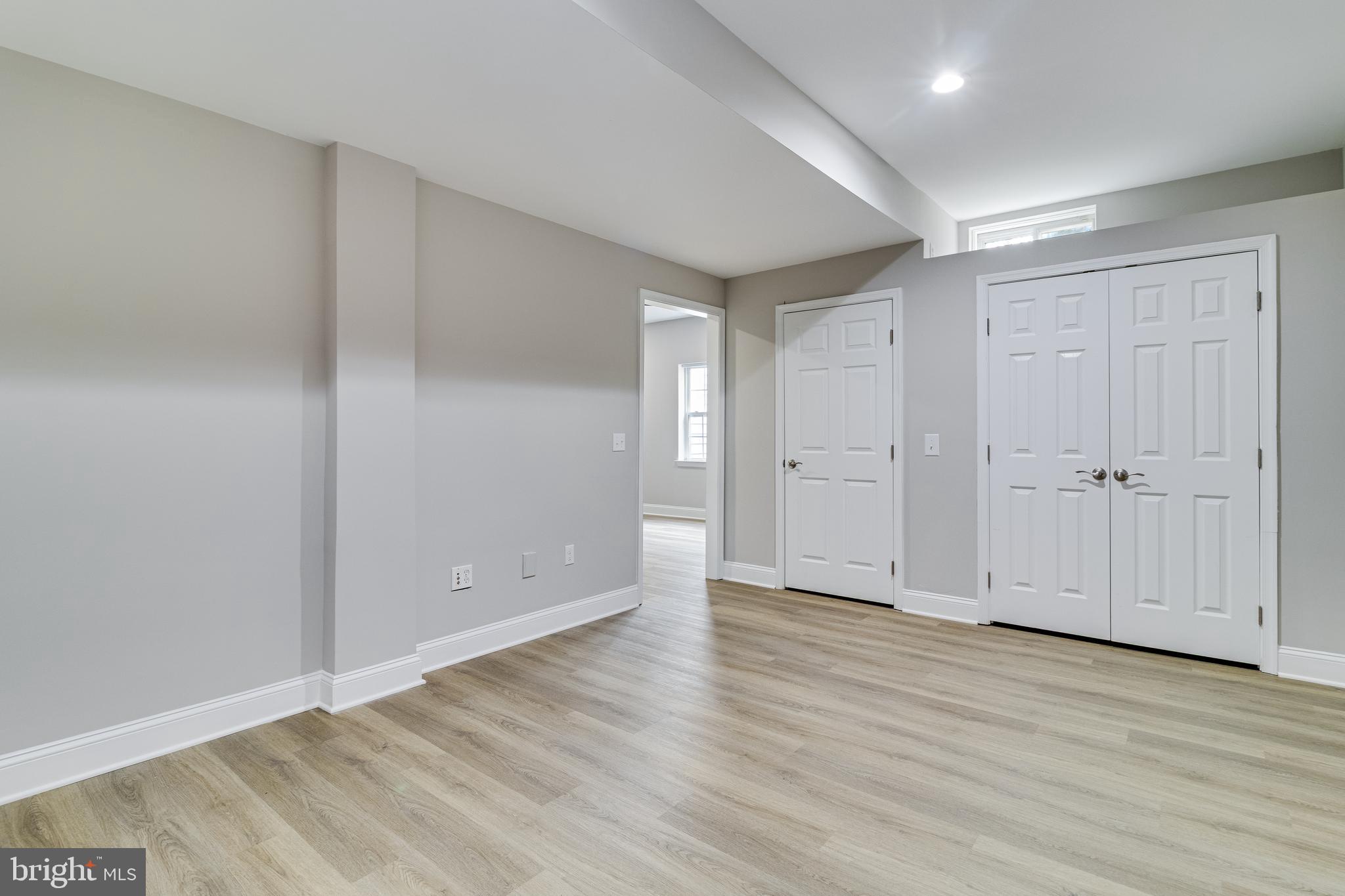 LONGMEADE - Residential