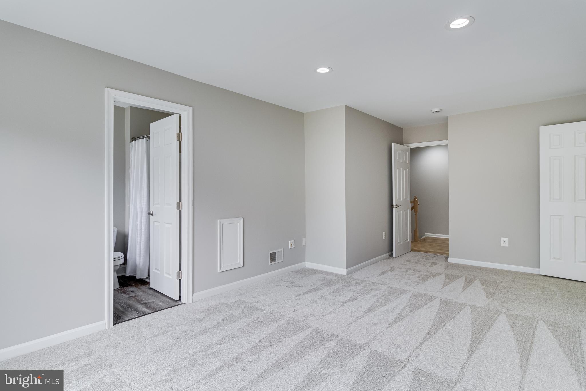 LONGMEADE - Residential