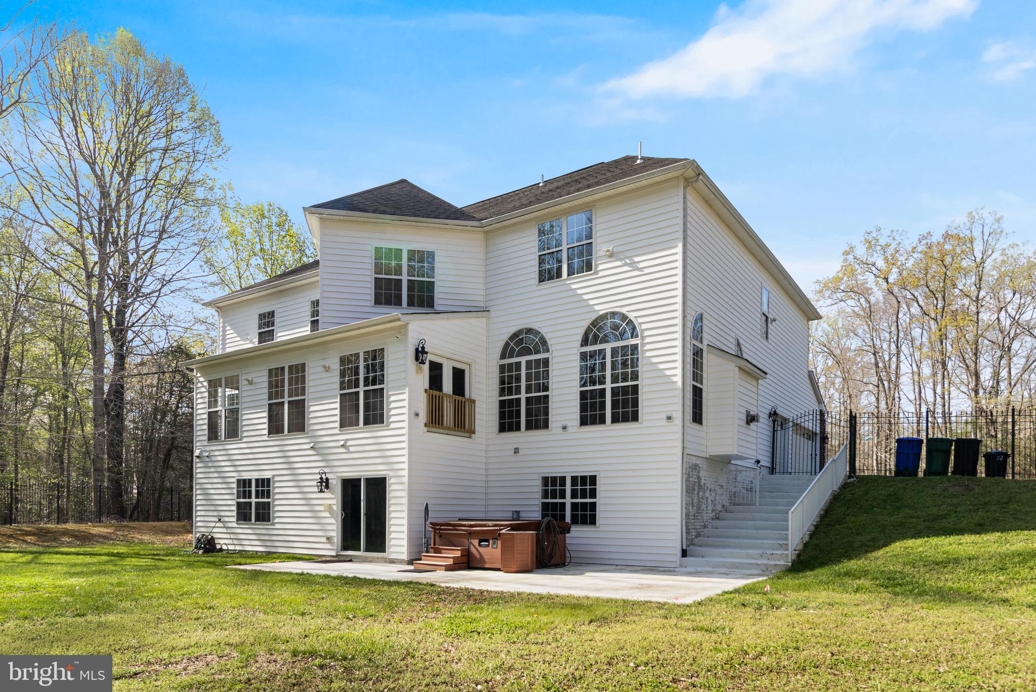 LONGMEADE - Residential