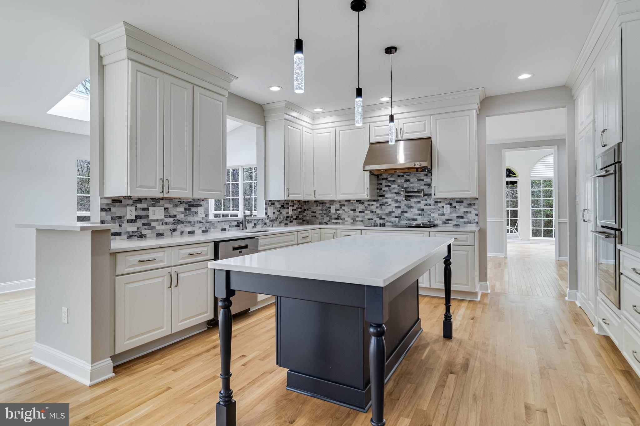 LONGMEADE - Residential