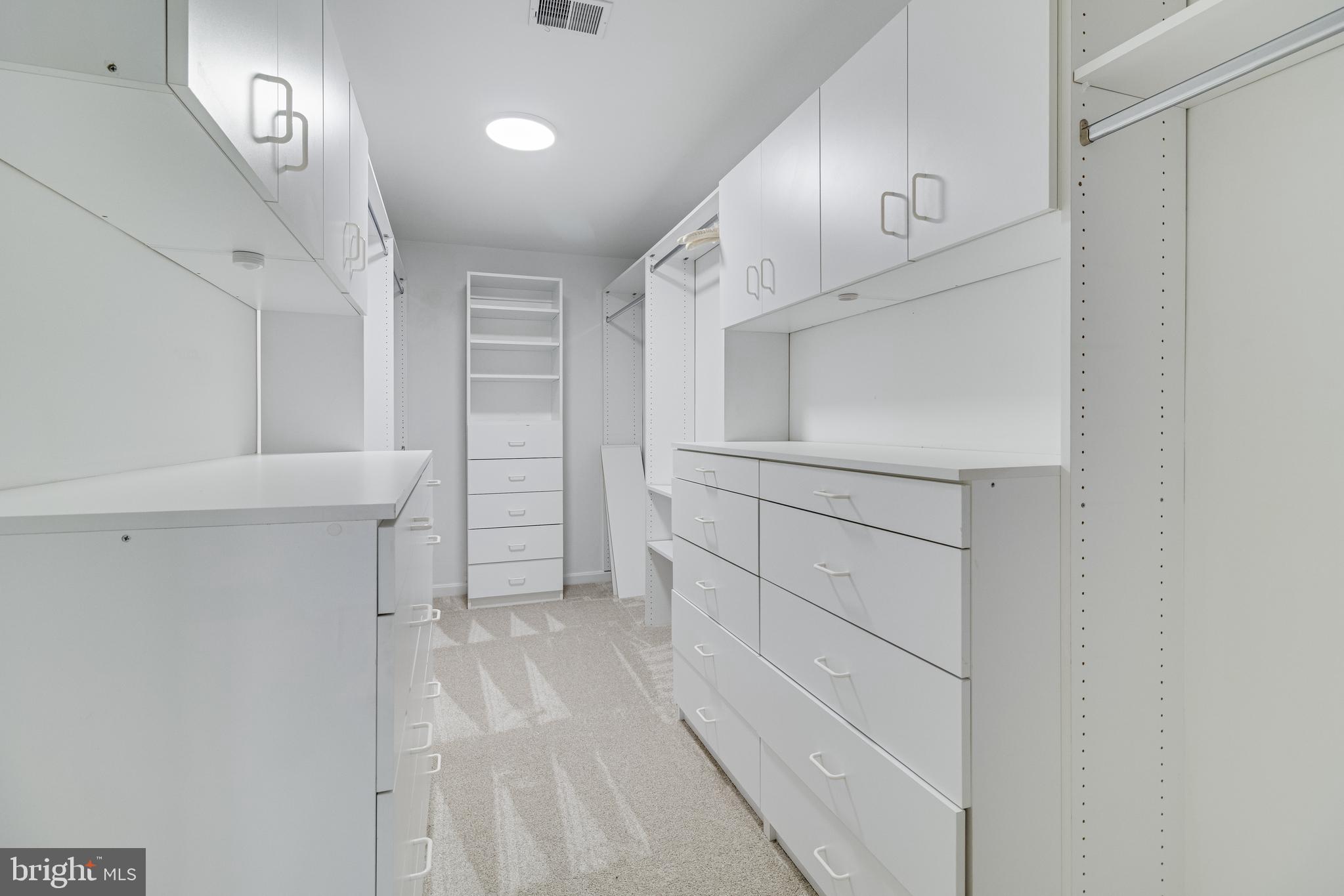 LONGMEADE - Residential