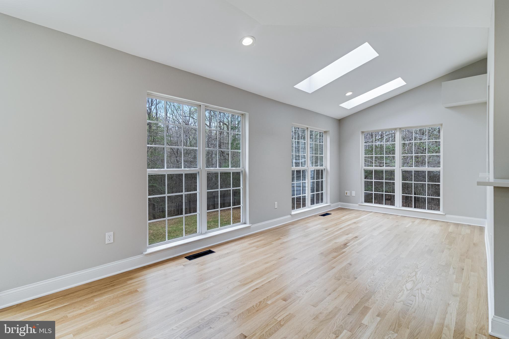 LONGMEADE - Residential