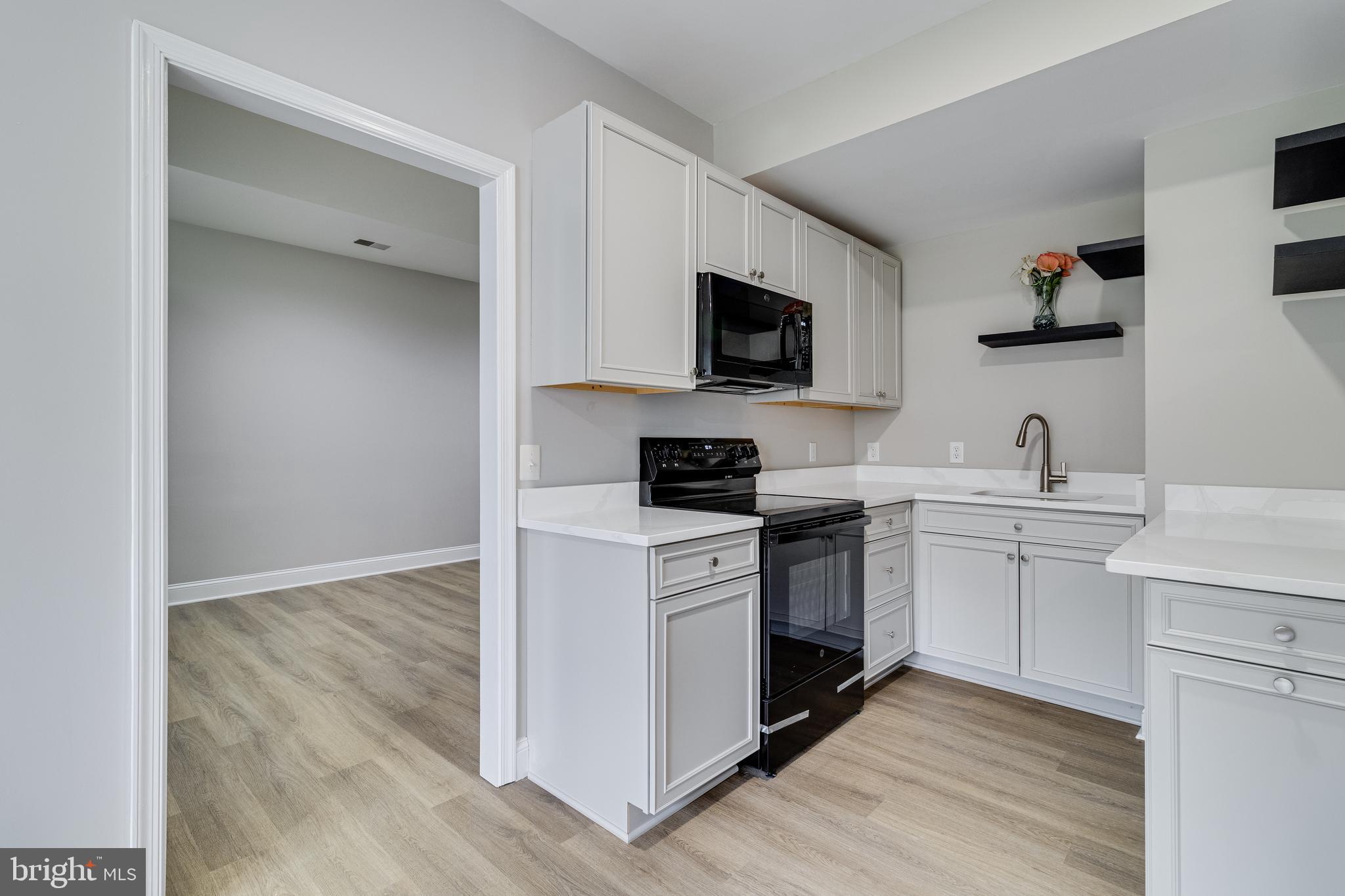 LONGMEADE - Residential