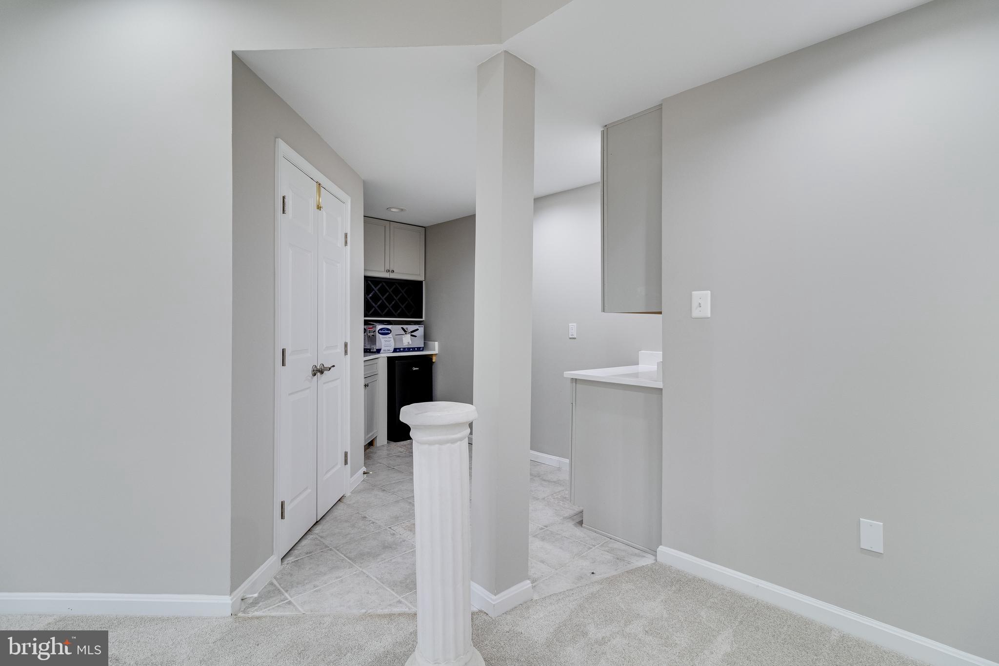 LONGMEADE - Residential