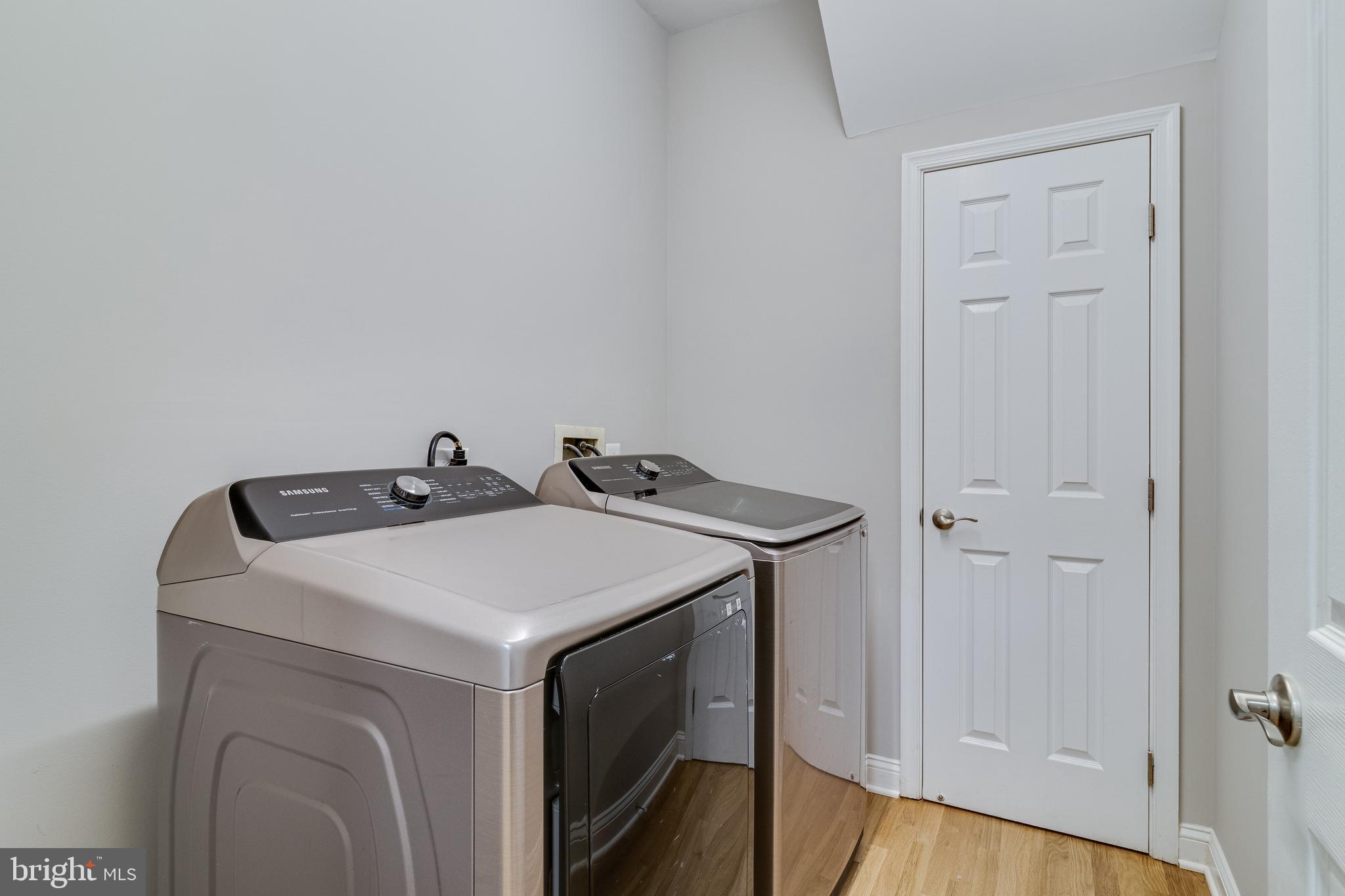 LONGMEADE - Residential