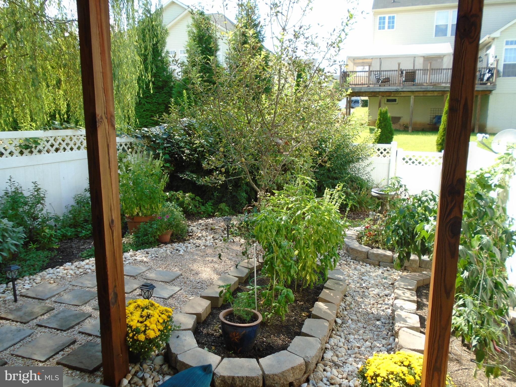 LAKELAND PLACE - Residential