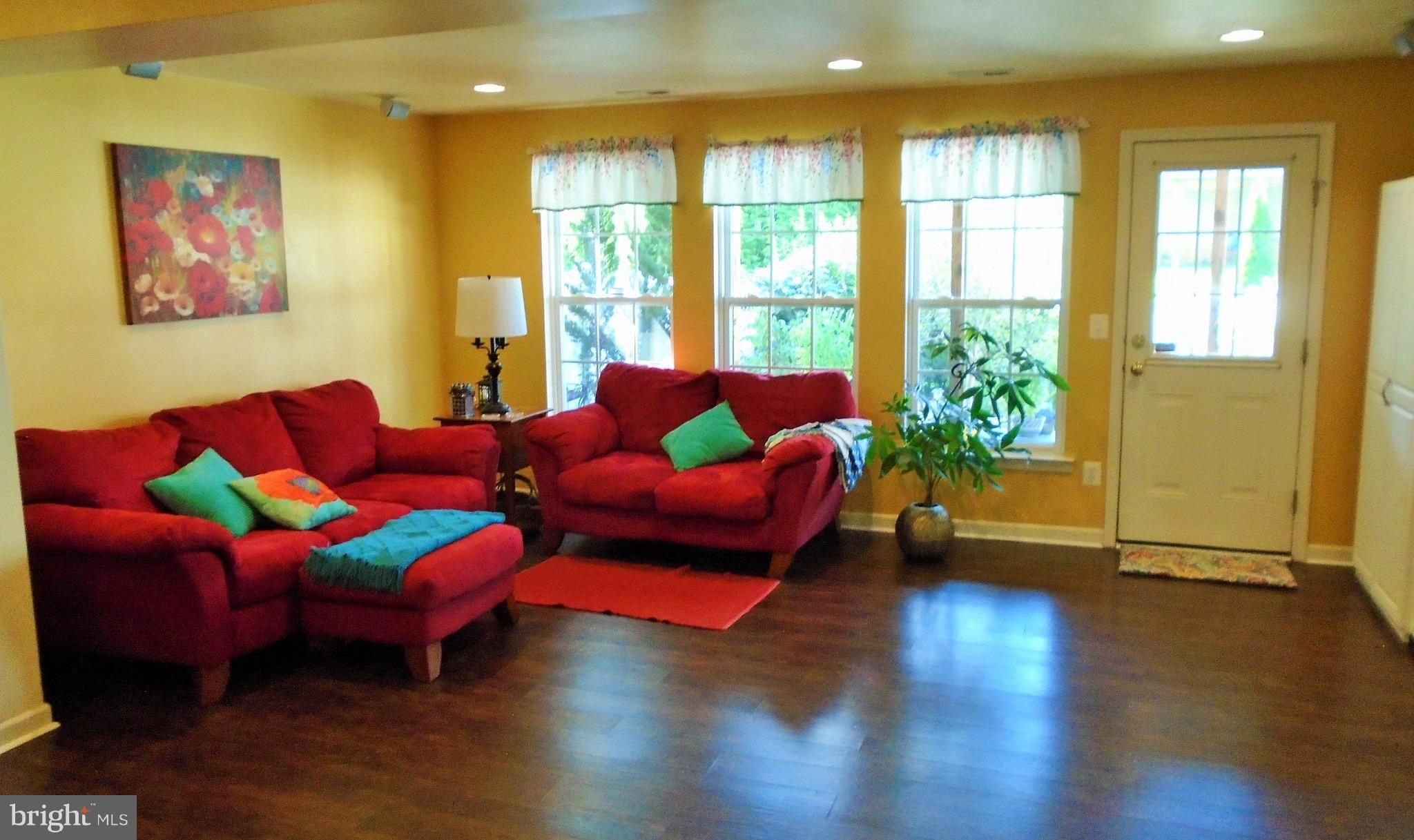 LAKELAND PLACE - Residential