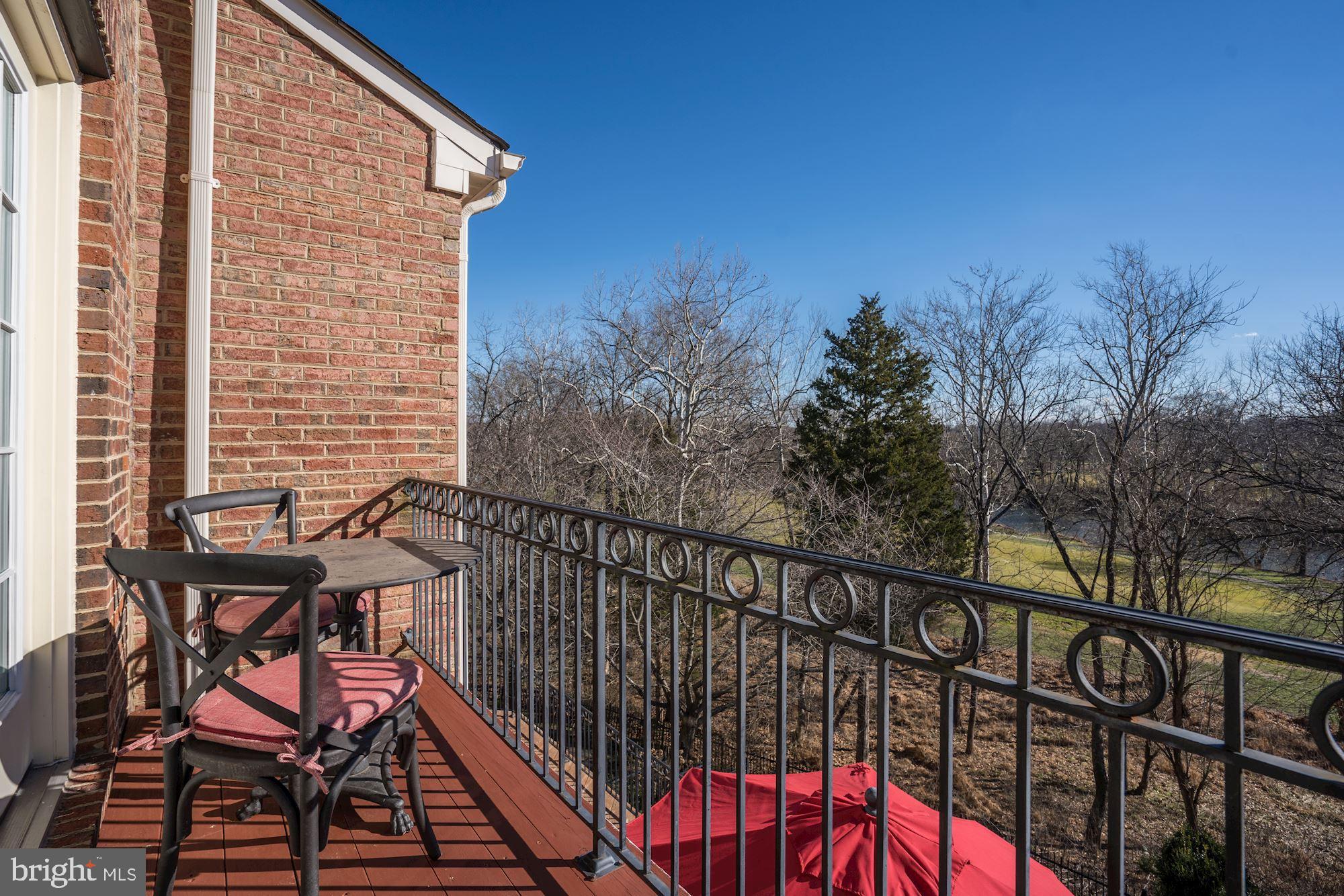 RIVER CREEK - Residential