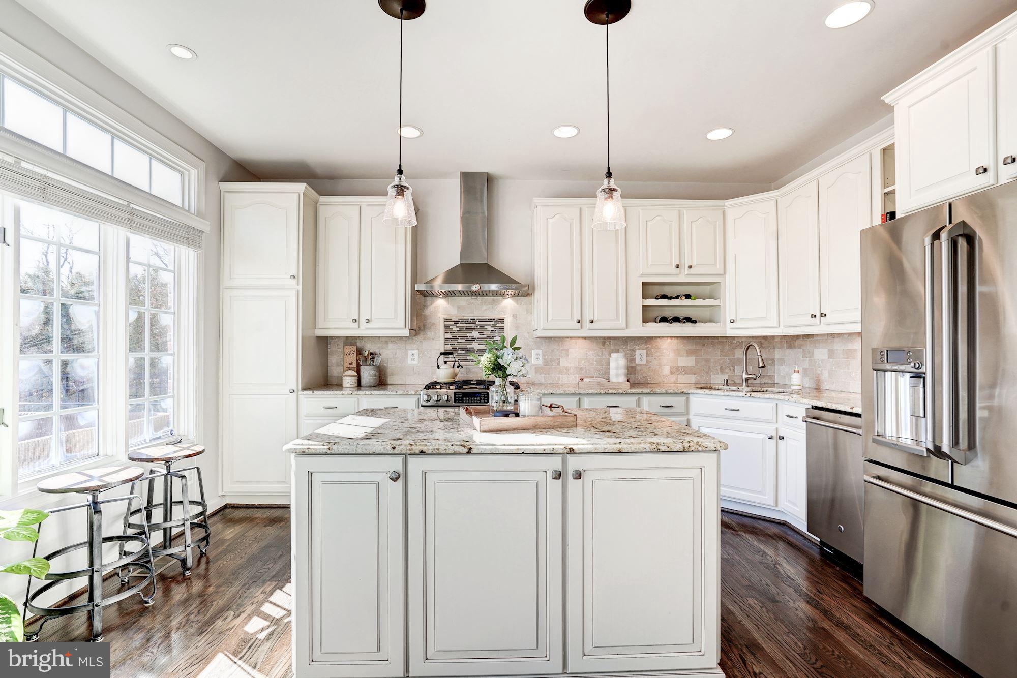 RIVER CREEK - Residential