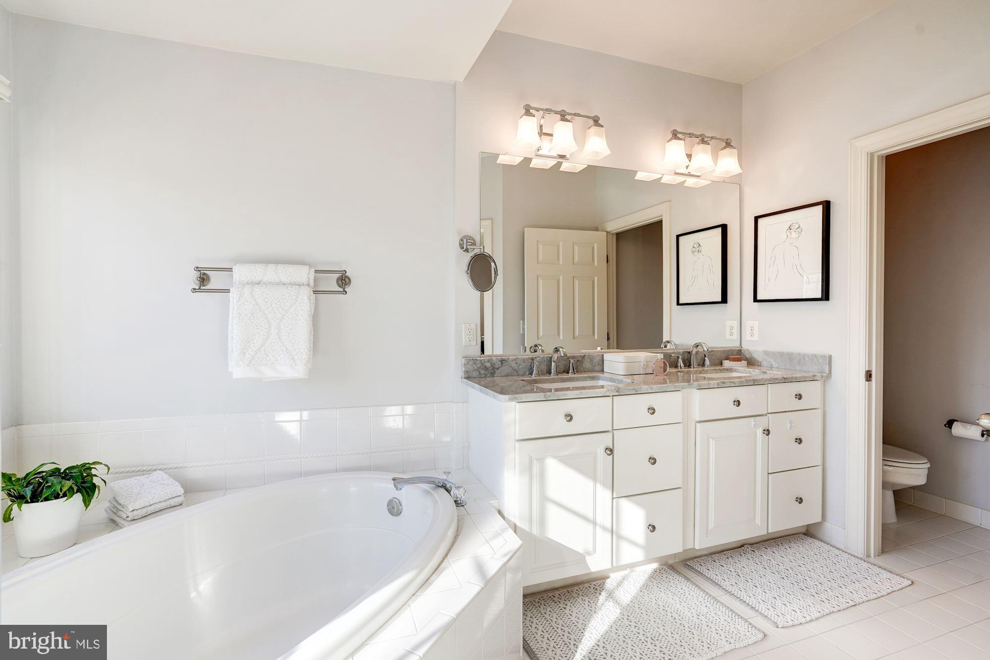 RIVER CREEK - Residential