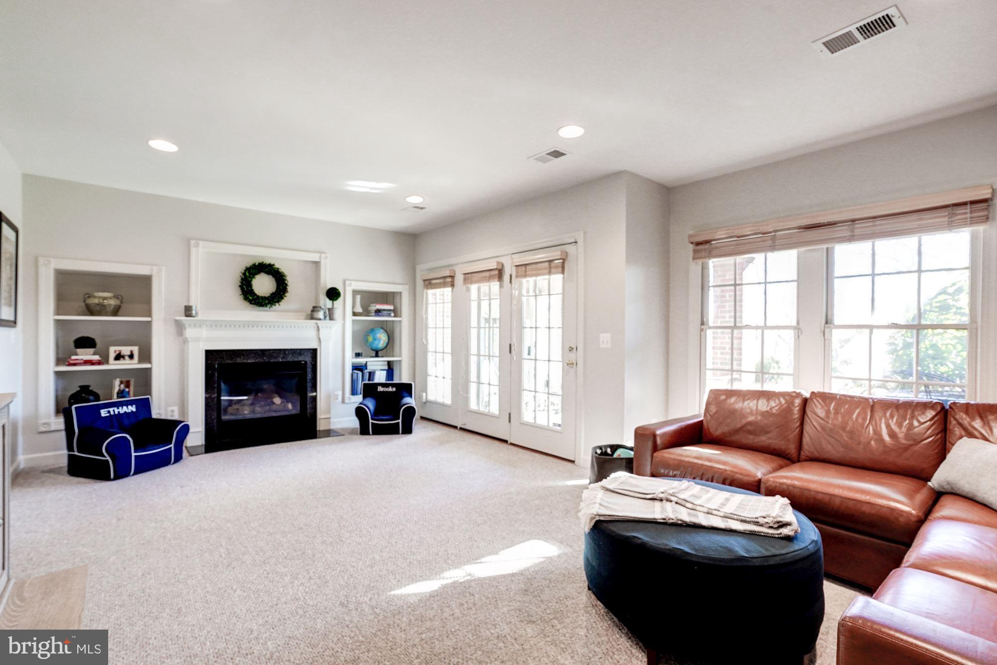 RIVER CREEK - Residential