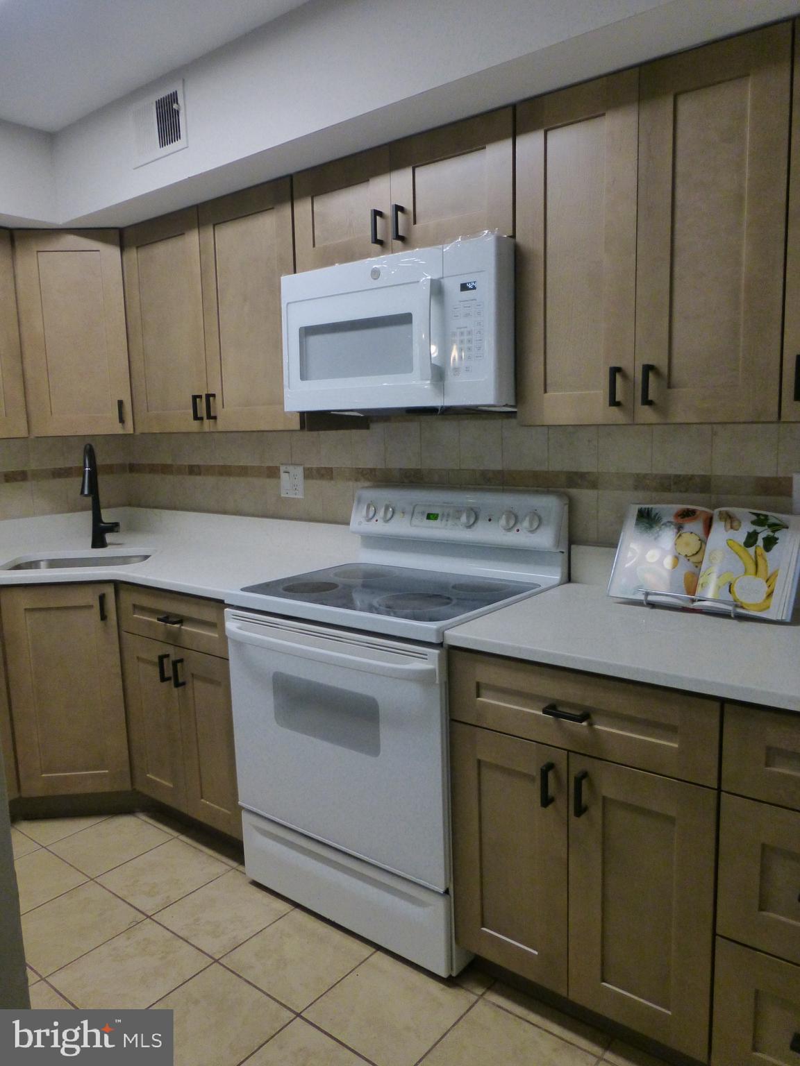 1507 BENNETT PLACE 7