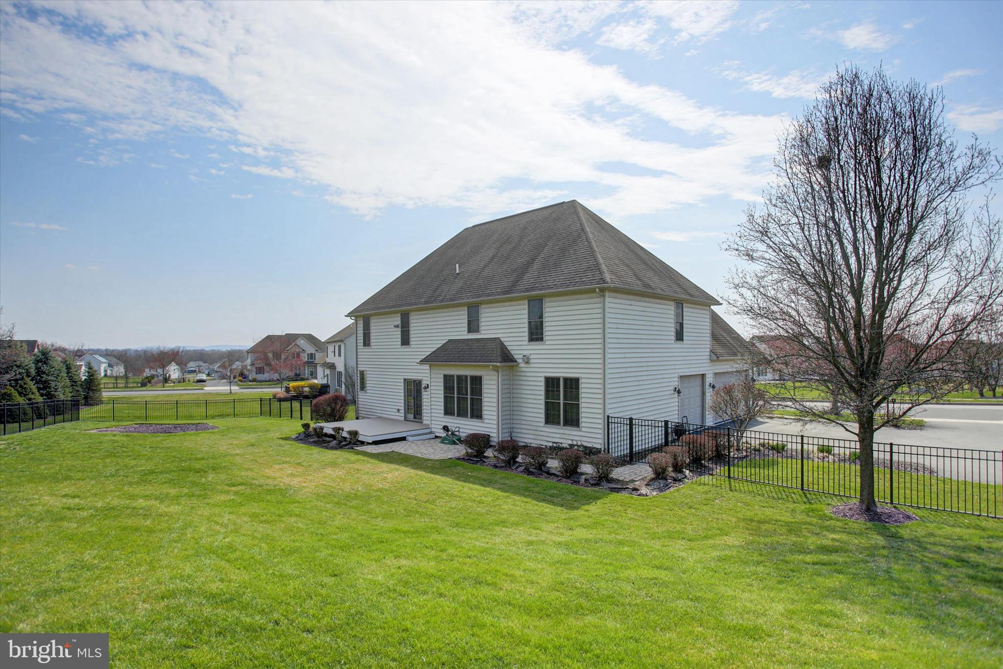 MEADOWBROOK FARMS - Residential