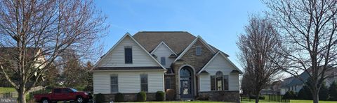 10 BAYBERRY ROAD CARLISLE PA 17013