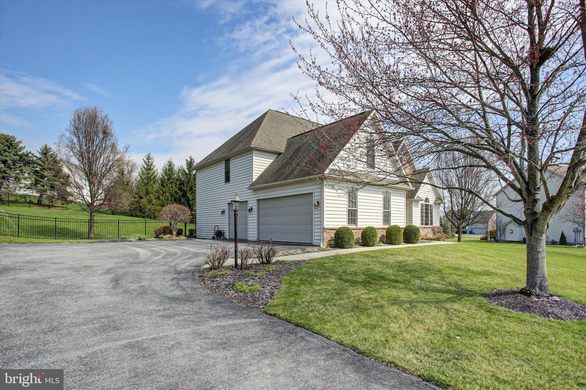 MEADOWBROOK FARMS - Residential