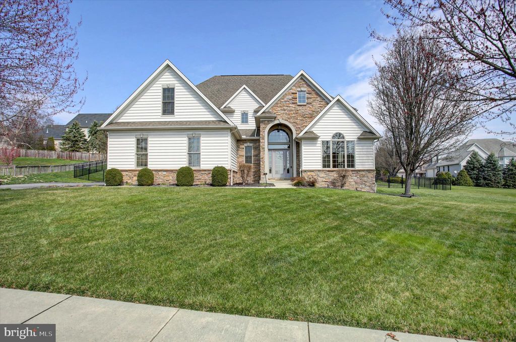 Photo of 10 Bayberry Road, CARLISLE, PA 17013 (MLS # PACB2052046)