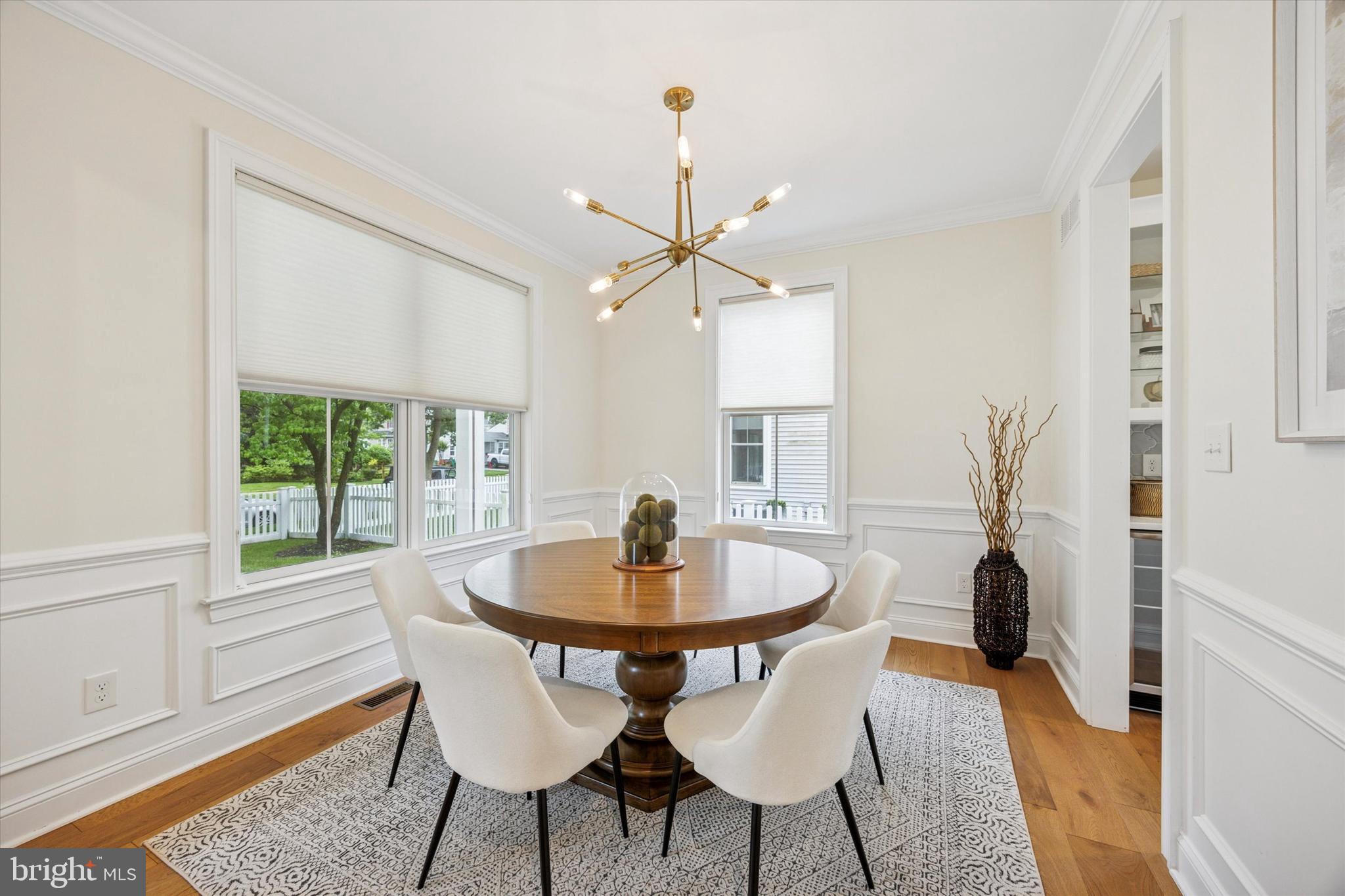 17 W REDMAN AVENUE