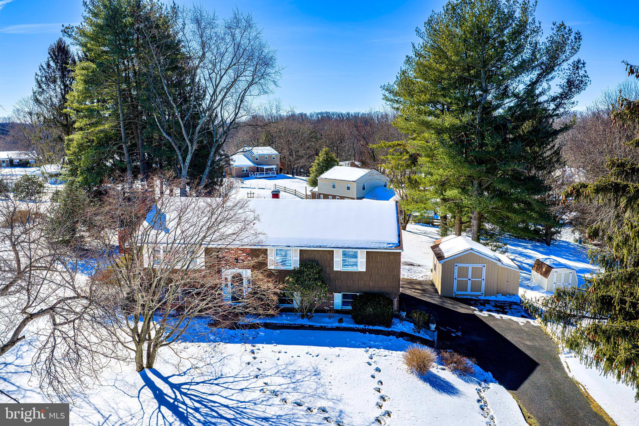 HARFORD HUNT MANOR - Residential