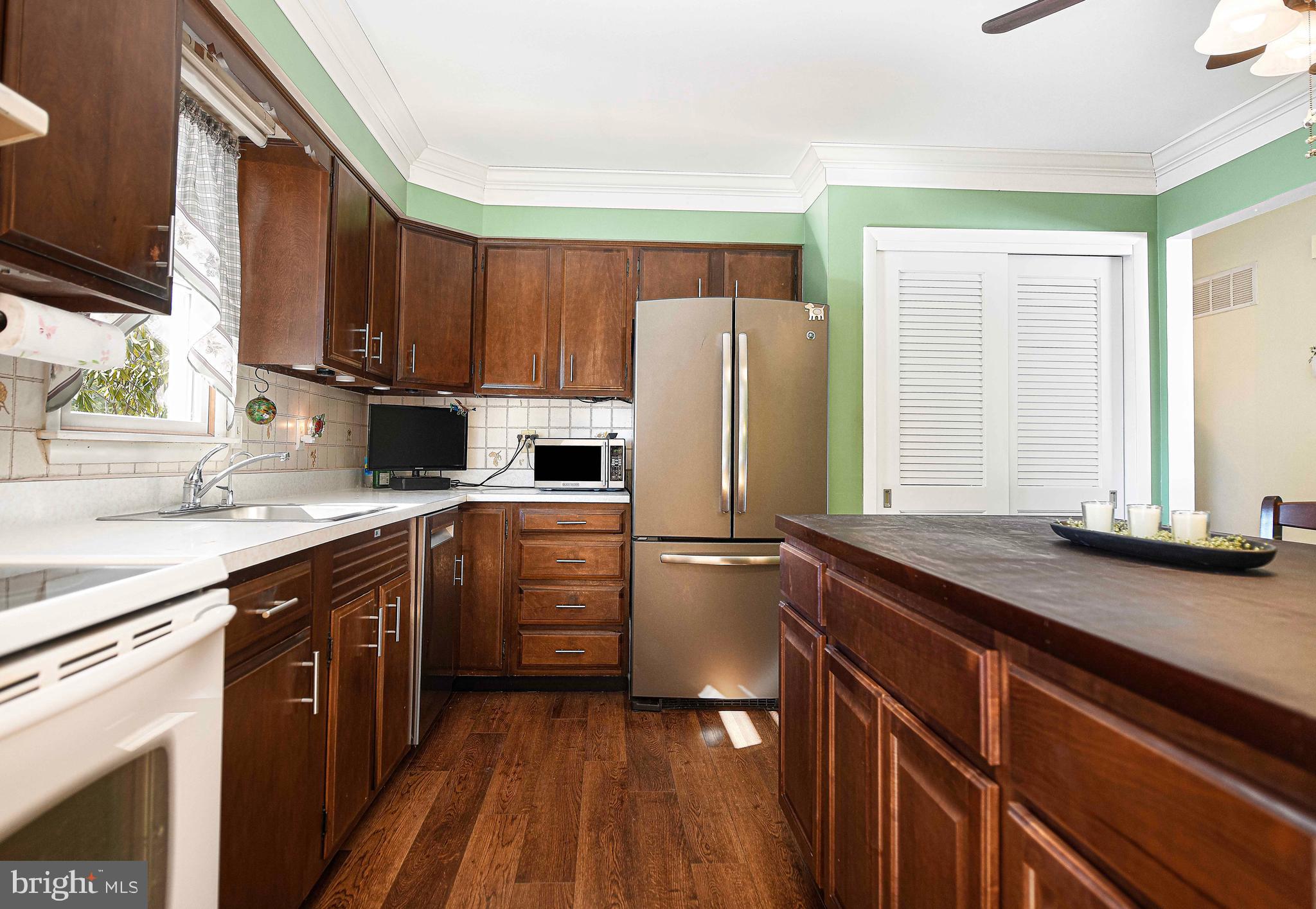 HARFORD HUNT MANOR - Residential