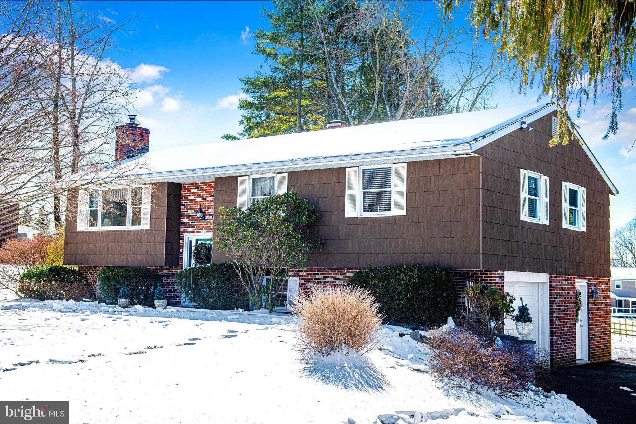 HARFORD HUNT MANOR - Residential