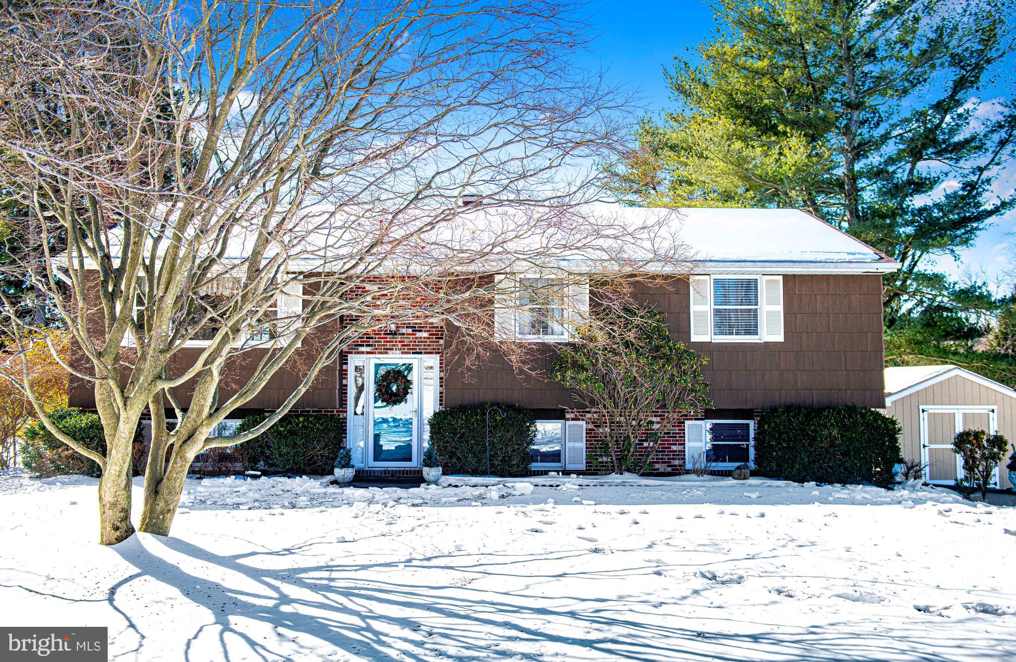 HARFORD HUNT MANOR - Residential