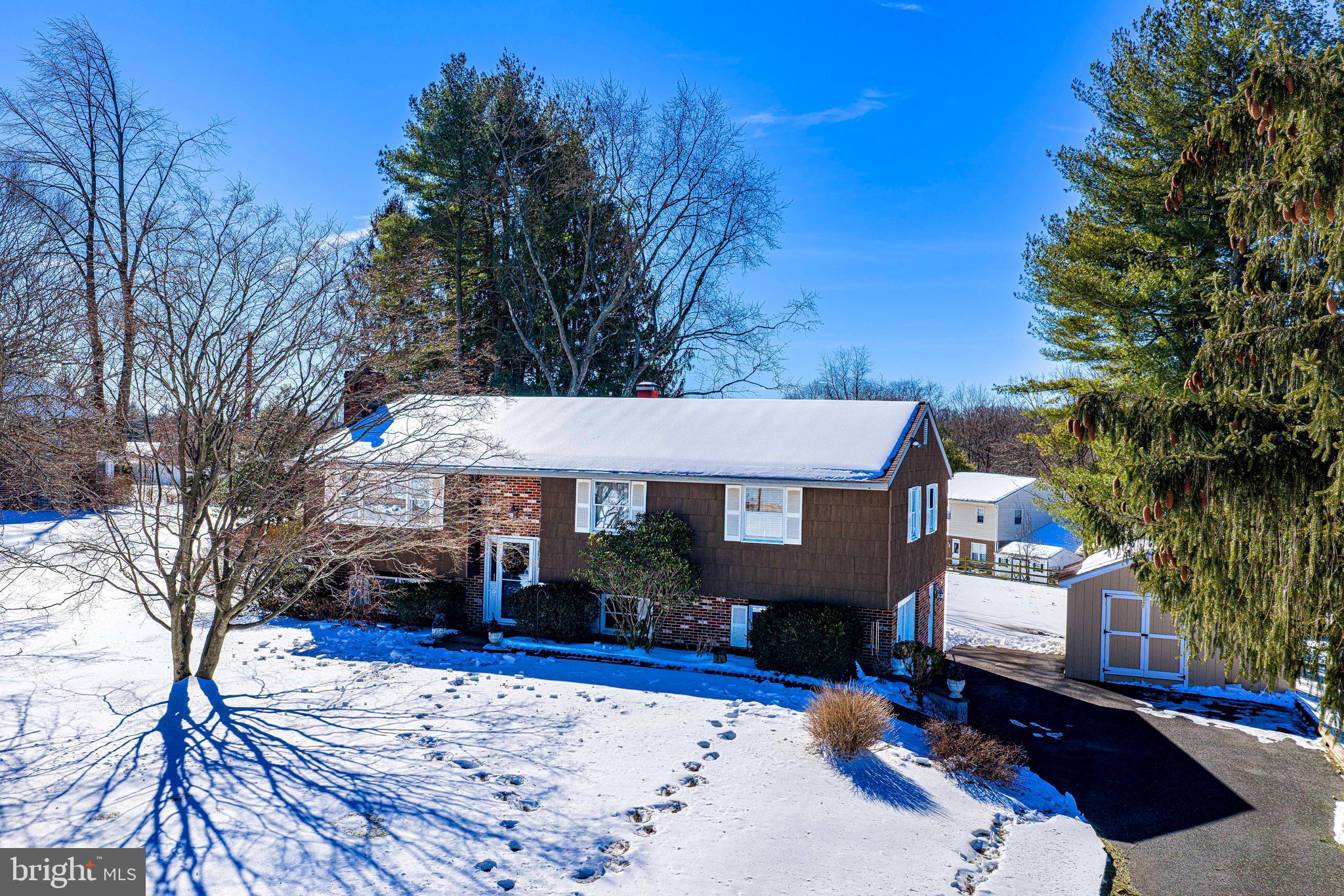 HARFORD HUNT MANOR - Residential