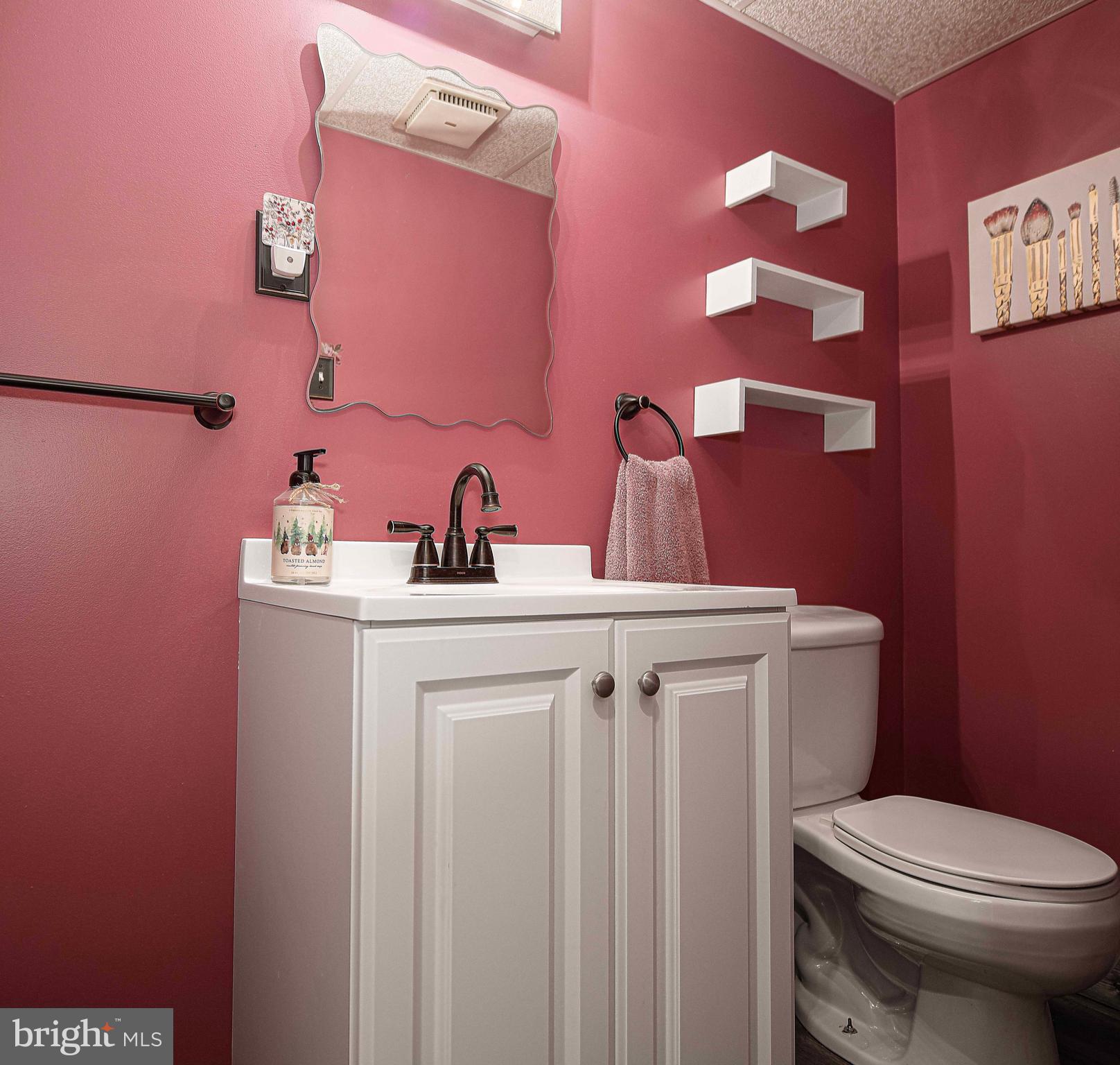 HARFORD HUNT MANOR - Residential