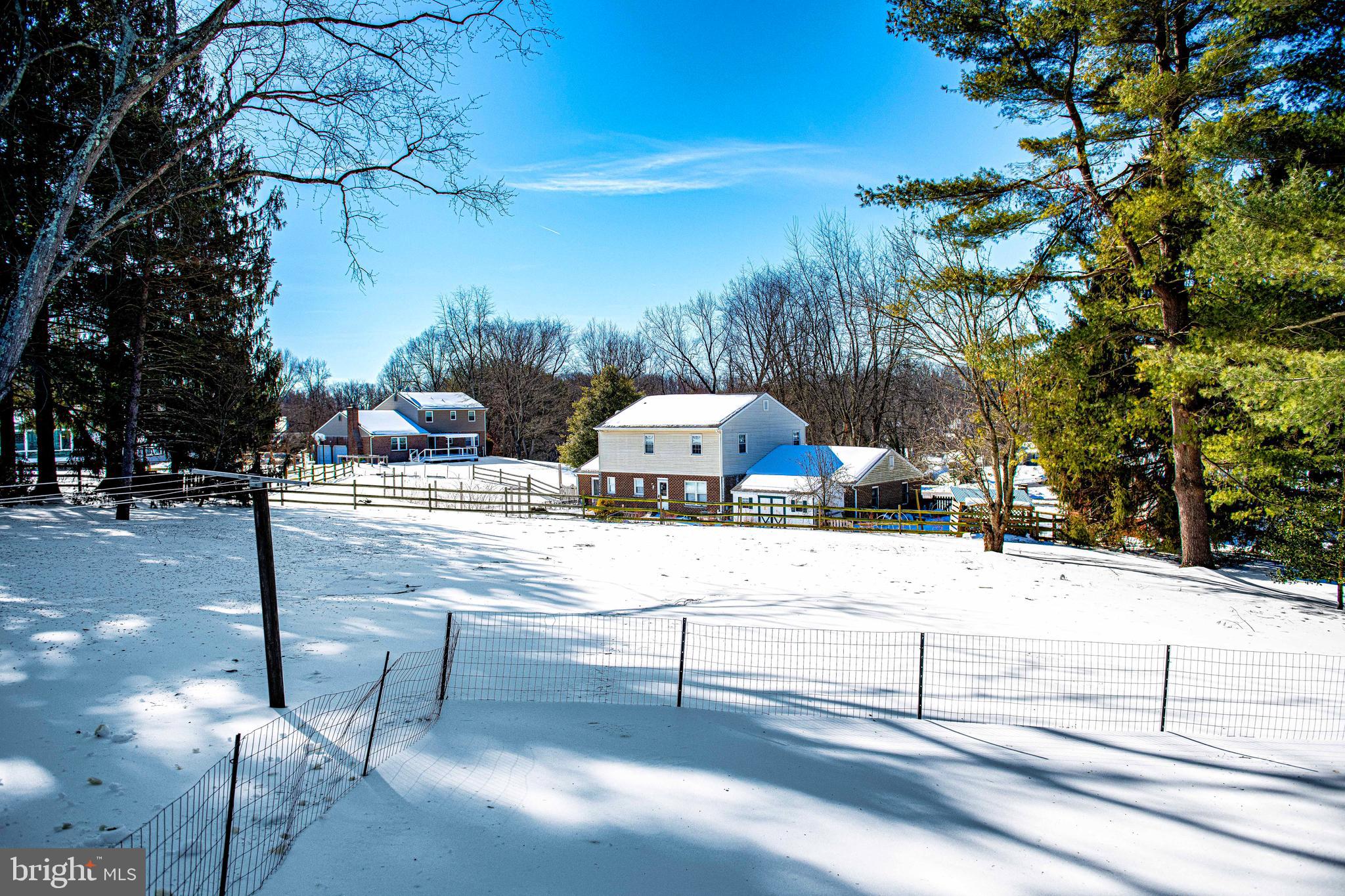 HARFORD HUNT MANOR - Residential