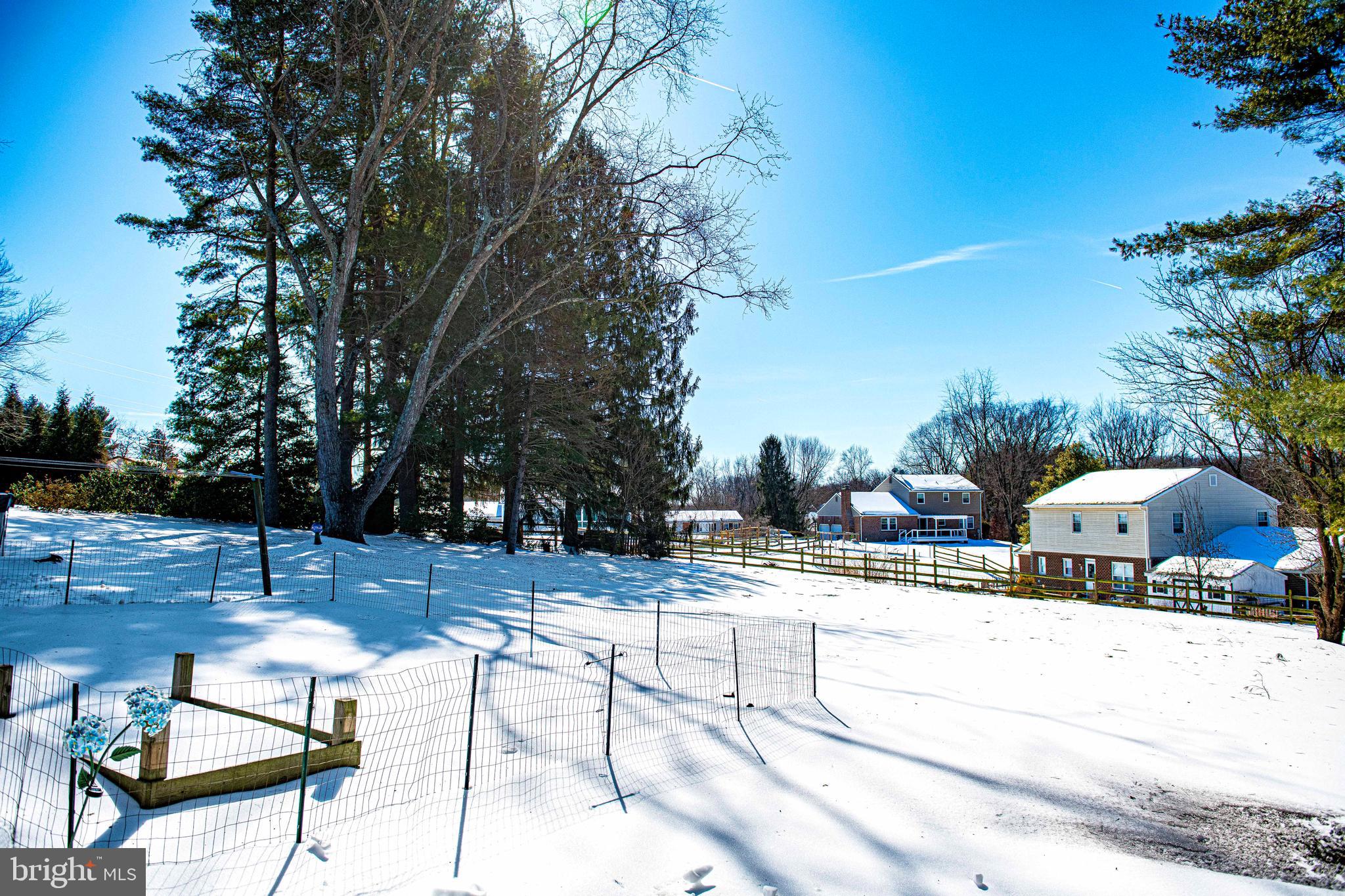 HARFORD HUNT MANOR - Residential