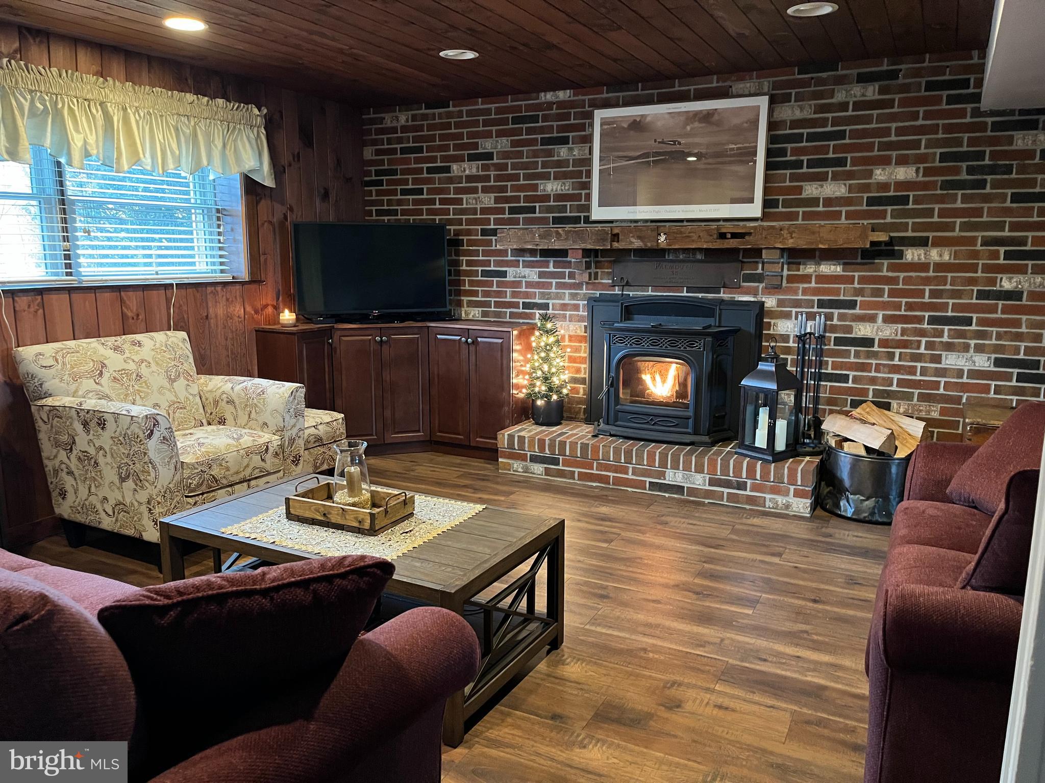 HARFORD HUNT MANOR - Residential