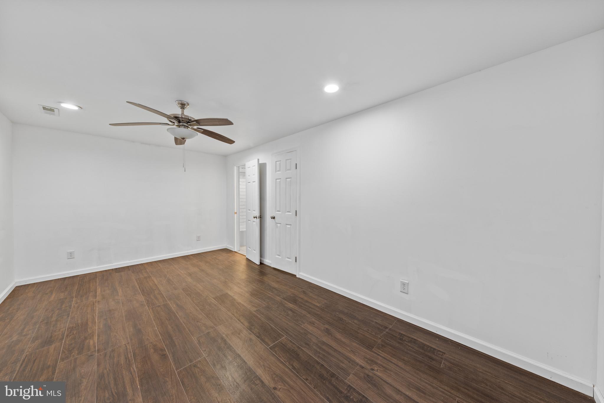 HARBOR POINTE - Residential