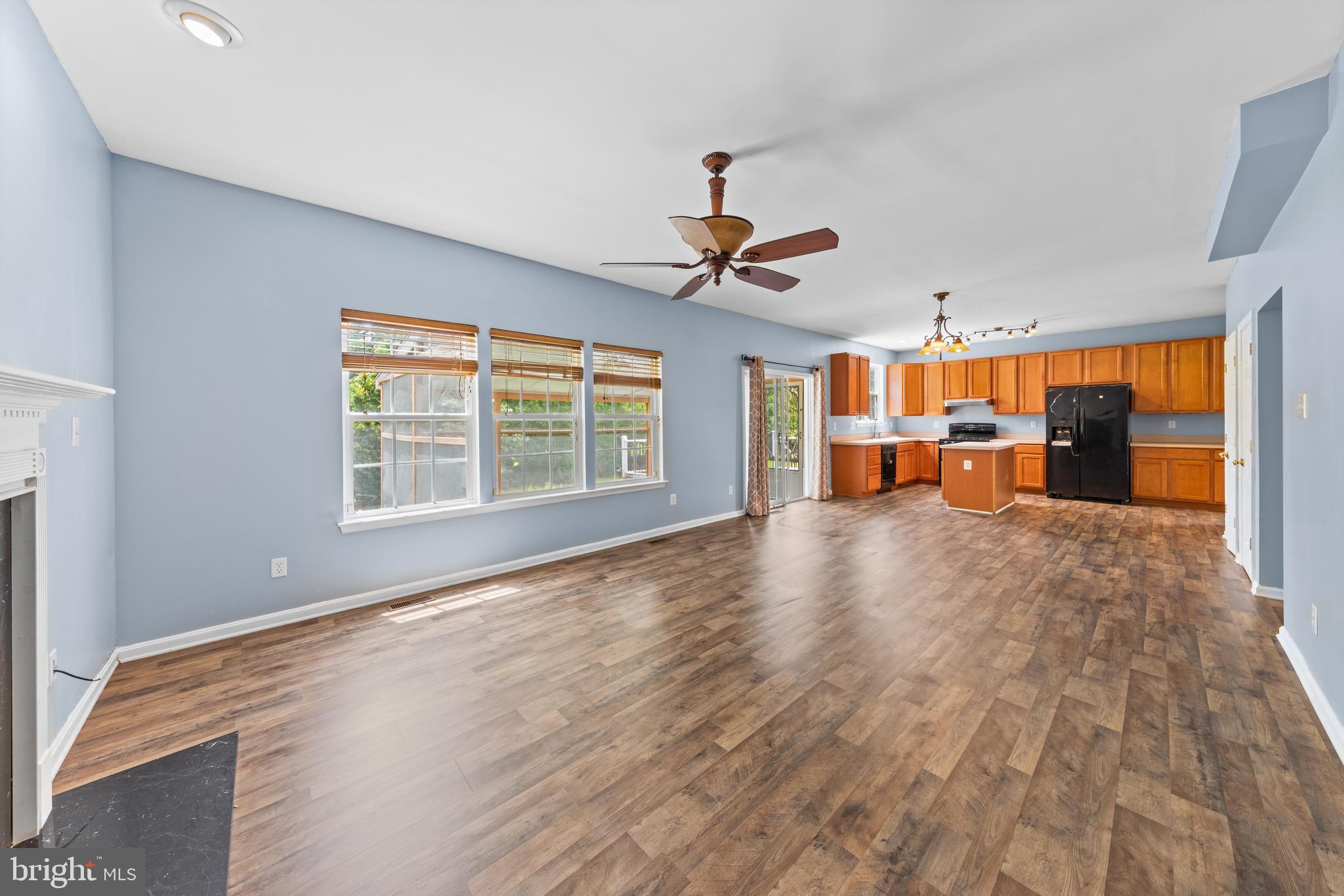 HARBOR POINTE - Residential