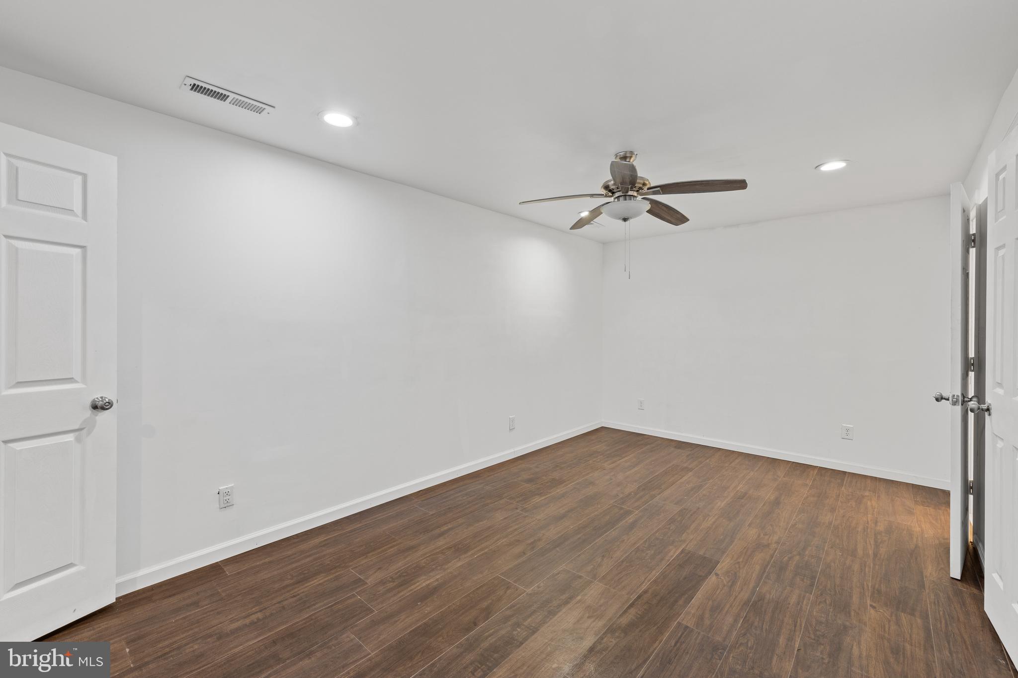 HARBOR POINTE - Residential