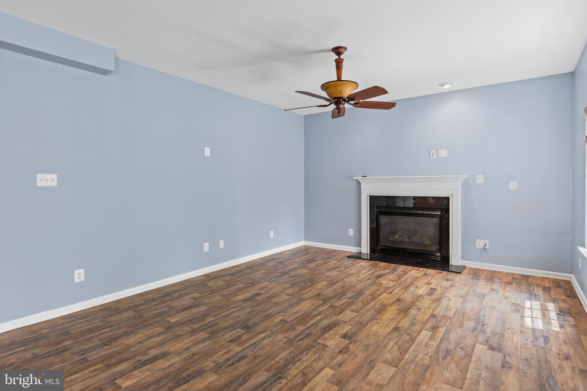 HARBOR POINTE - Residential