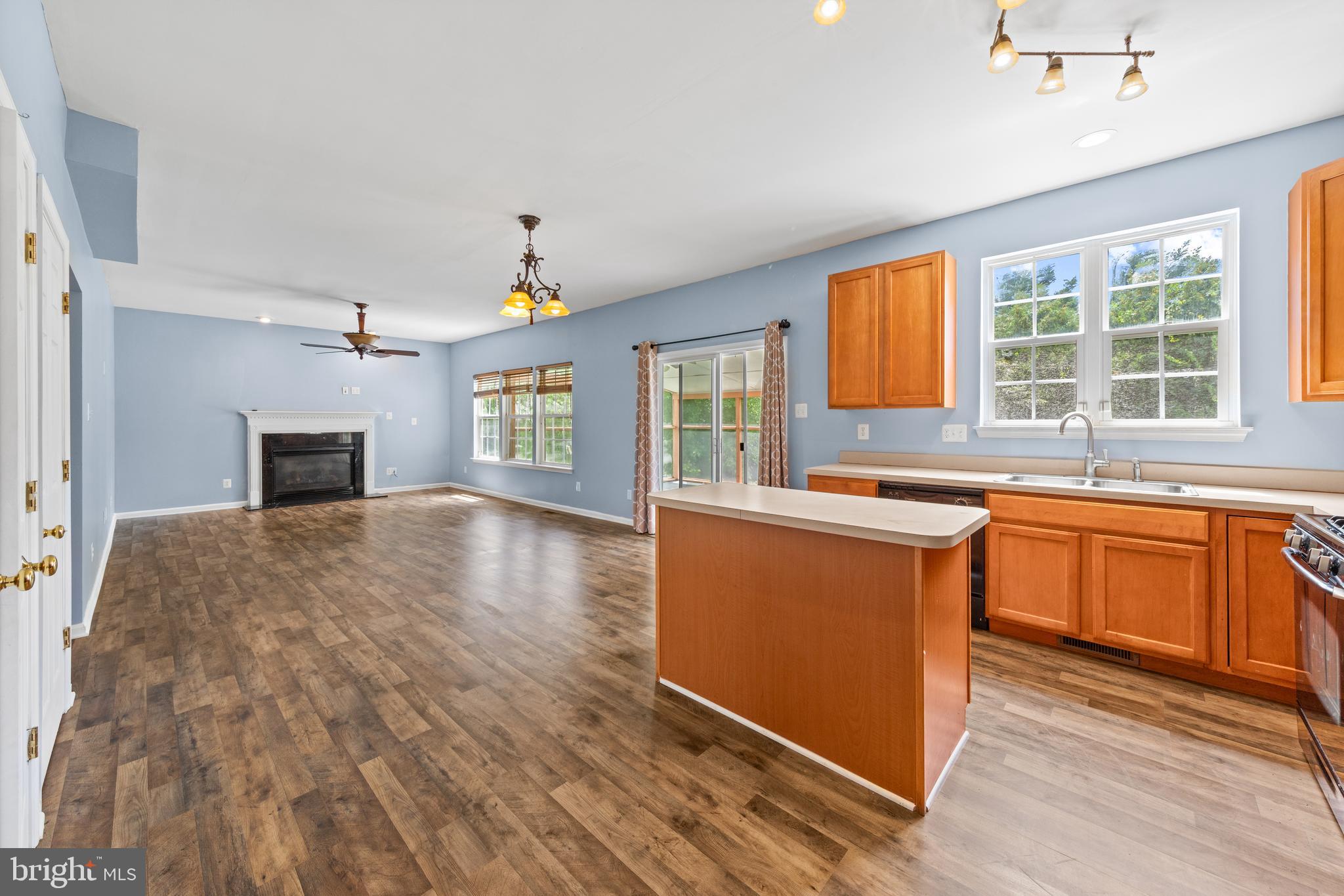 HARBOR POINTE - Residential