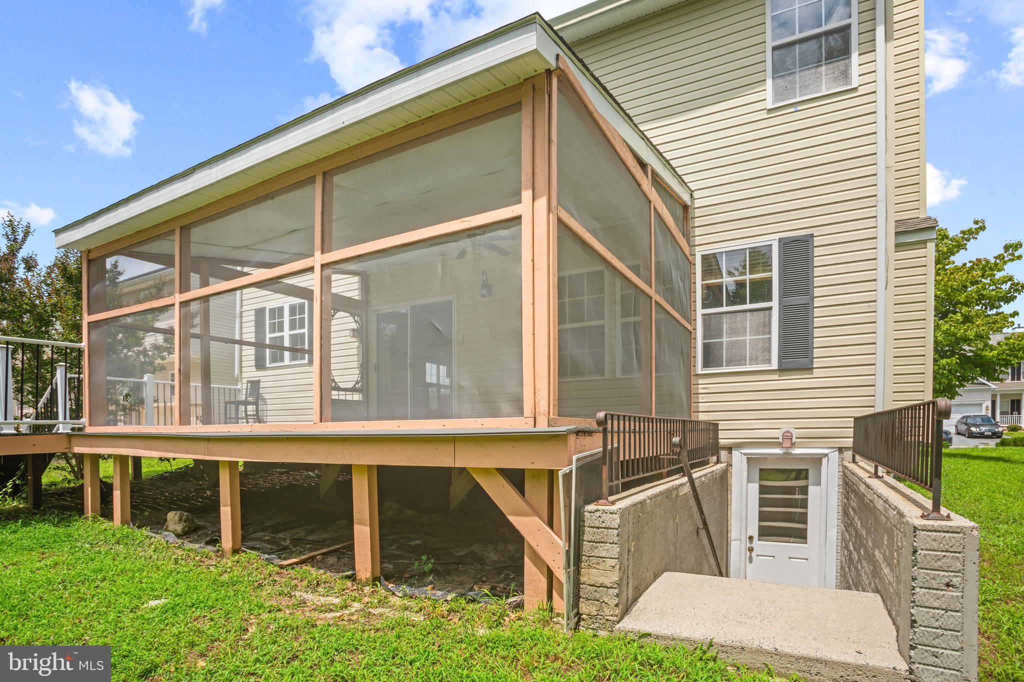 HARBOR POINTE - Residential