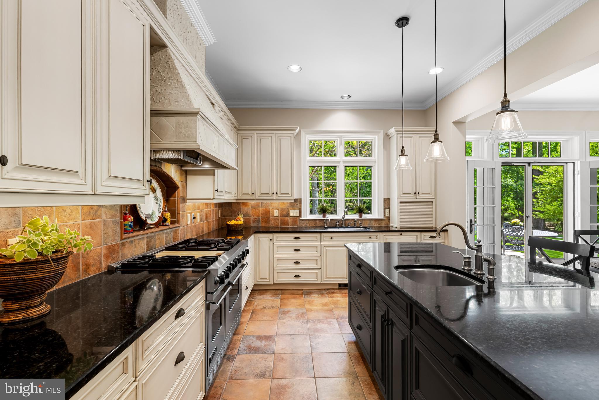 CHESTNUT WOODS - Residential