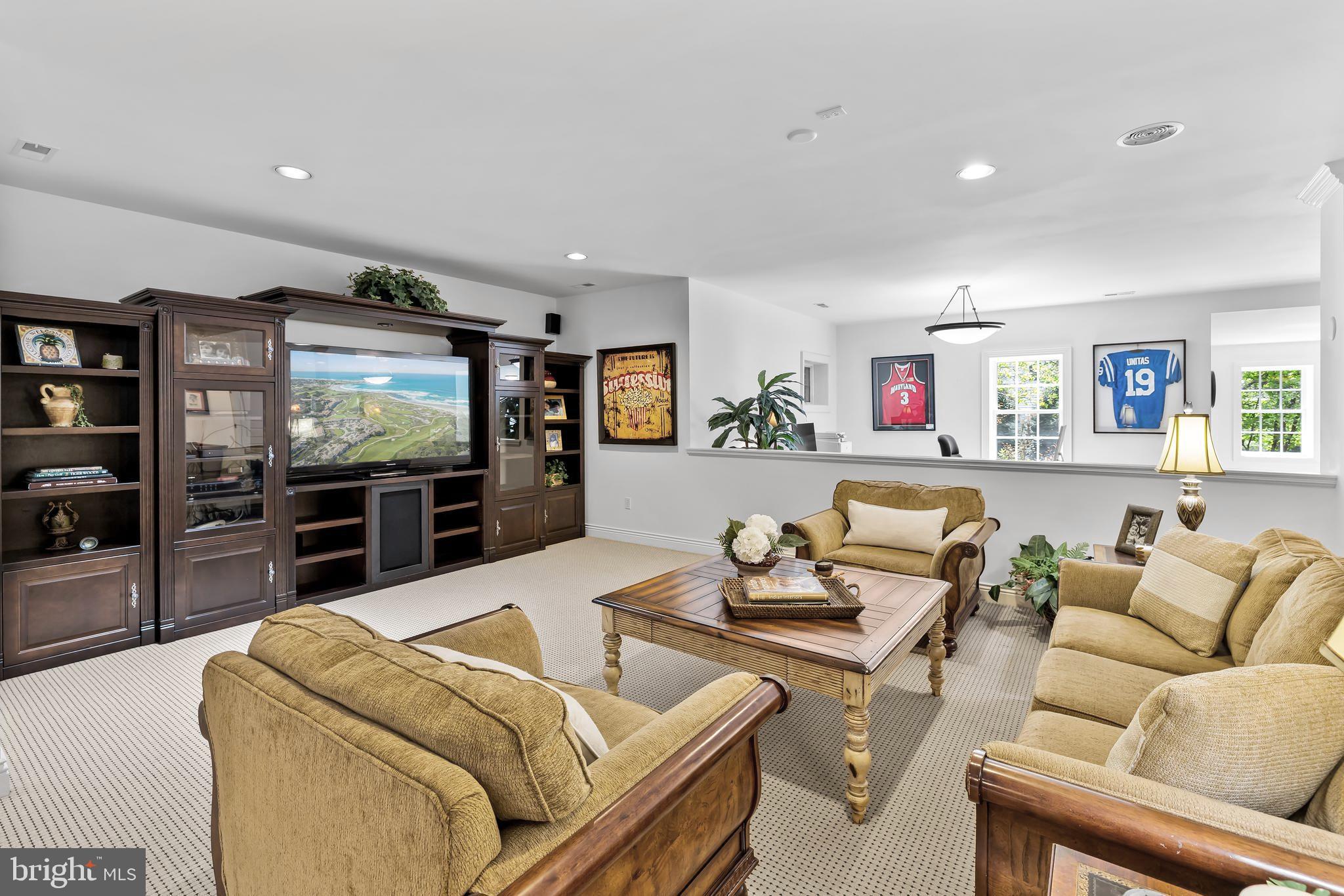 CHESTNUT WOODS - Residential