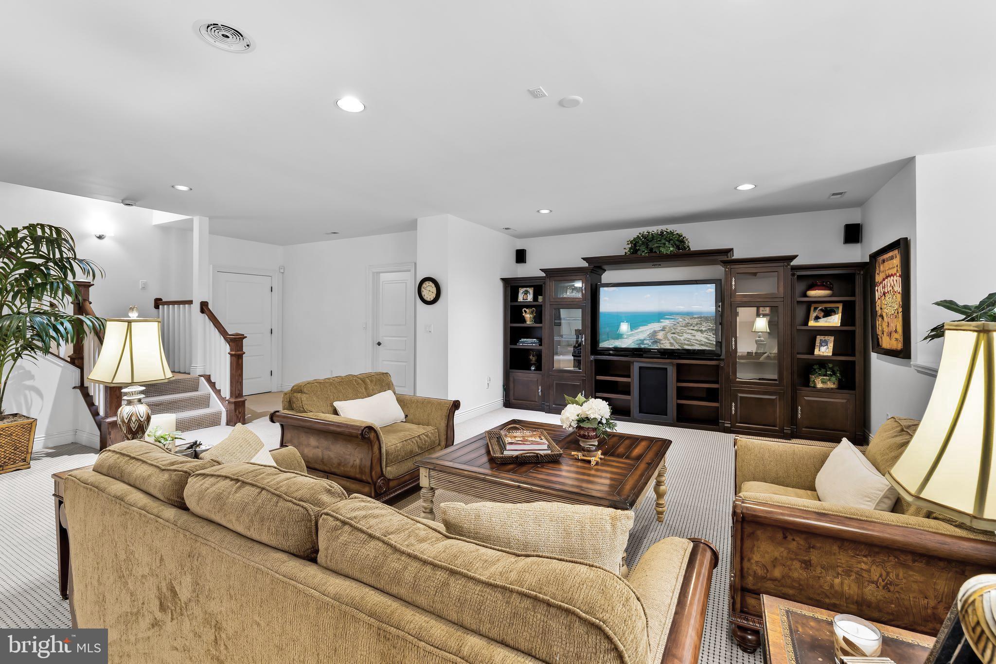 CHESTNUT WOODS - Residential