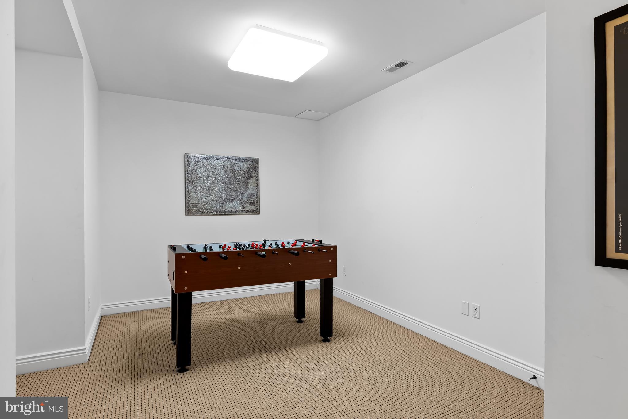 CHESTNUT WOODS - Residential