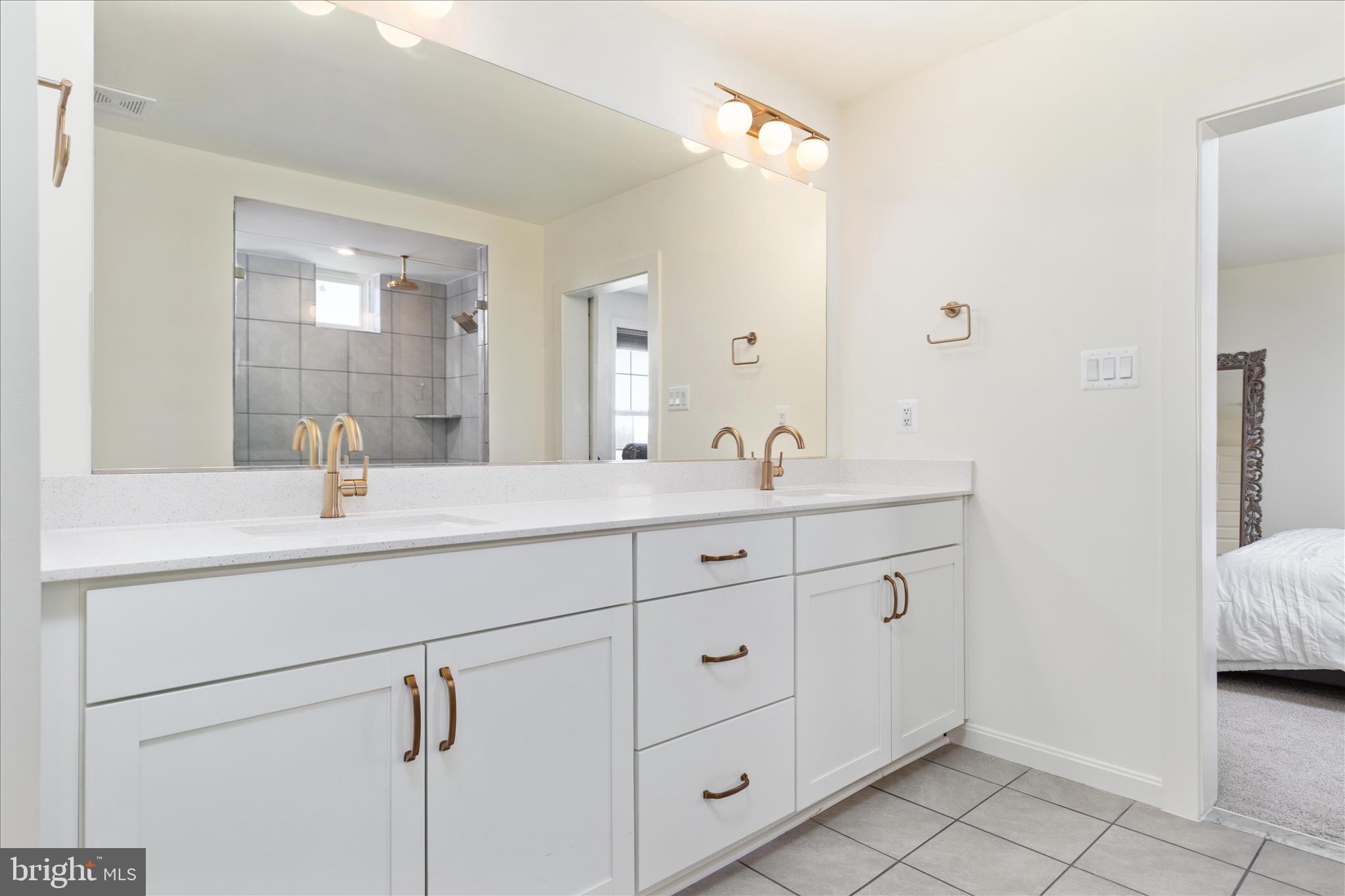 RAVEN OAKS - Residential