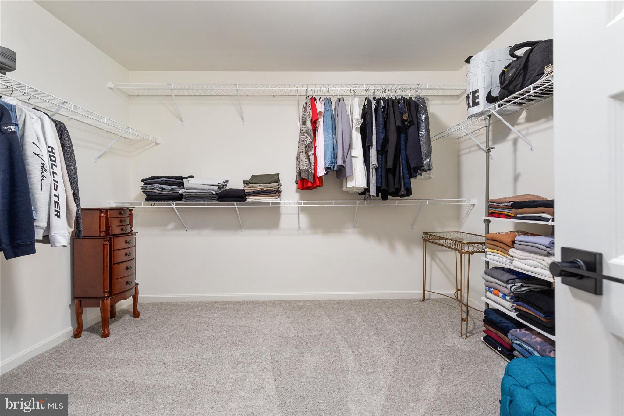 RAVEN OAKS - Residential