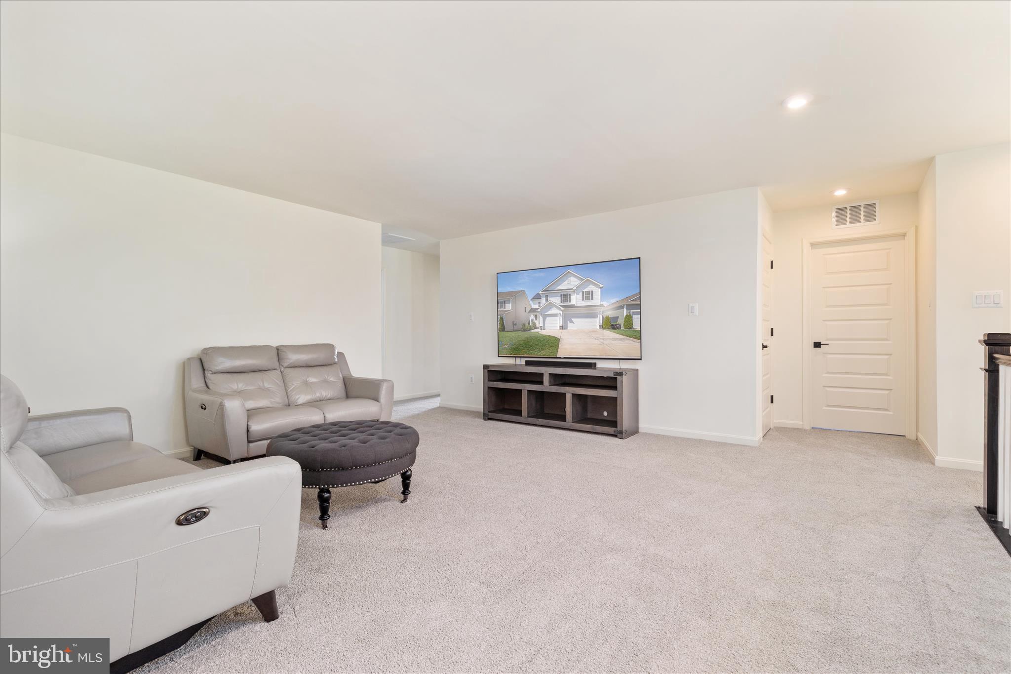 RAVEN OAKS - Residential