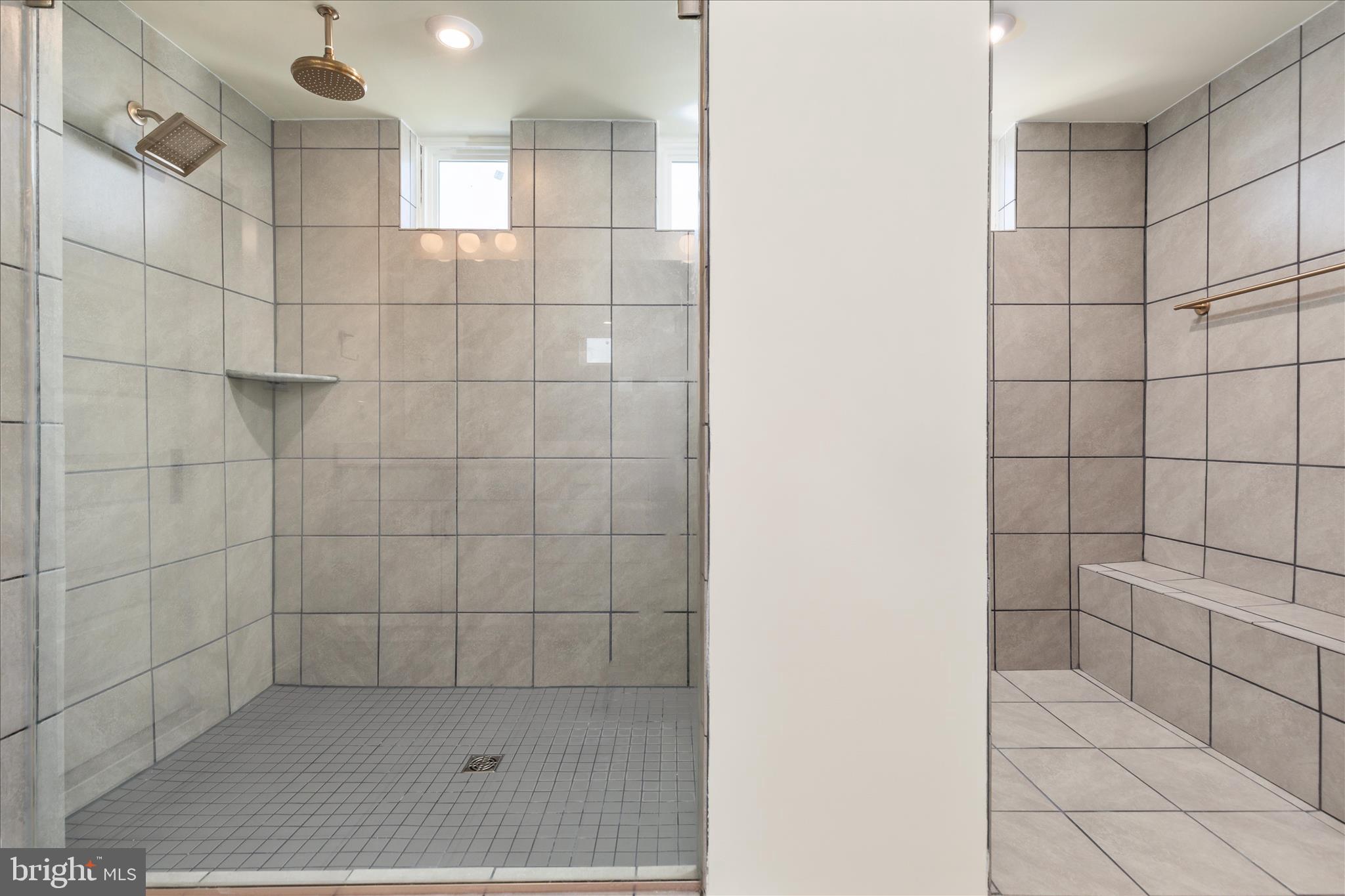 RAVEN OAKS - Residential