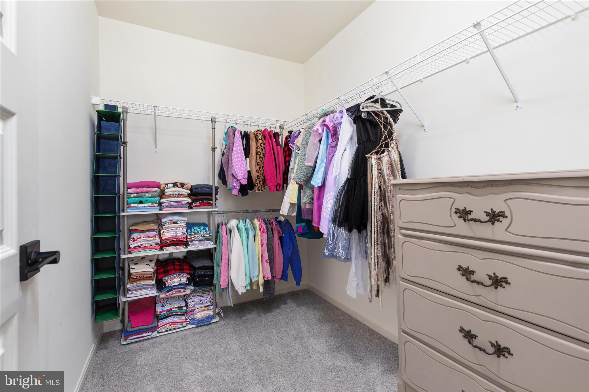 RAVEN OAKS - Residential