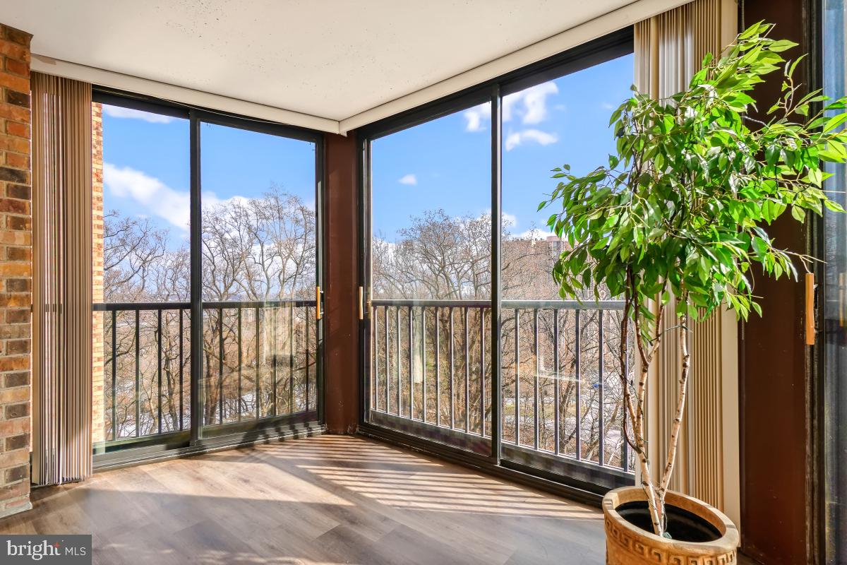 MONTEBELLO - Residential