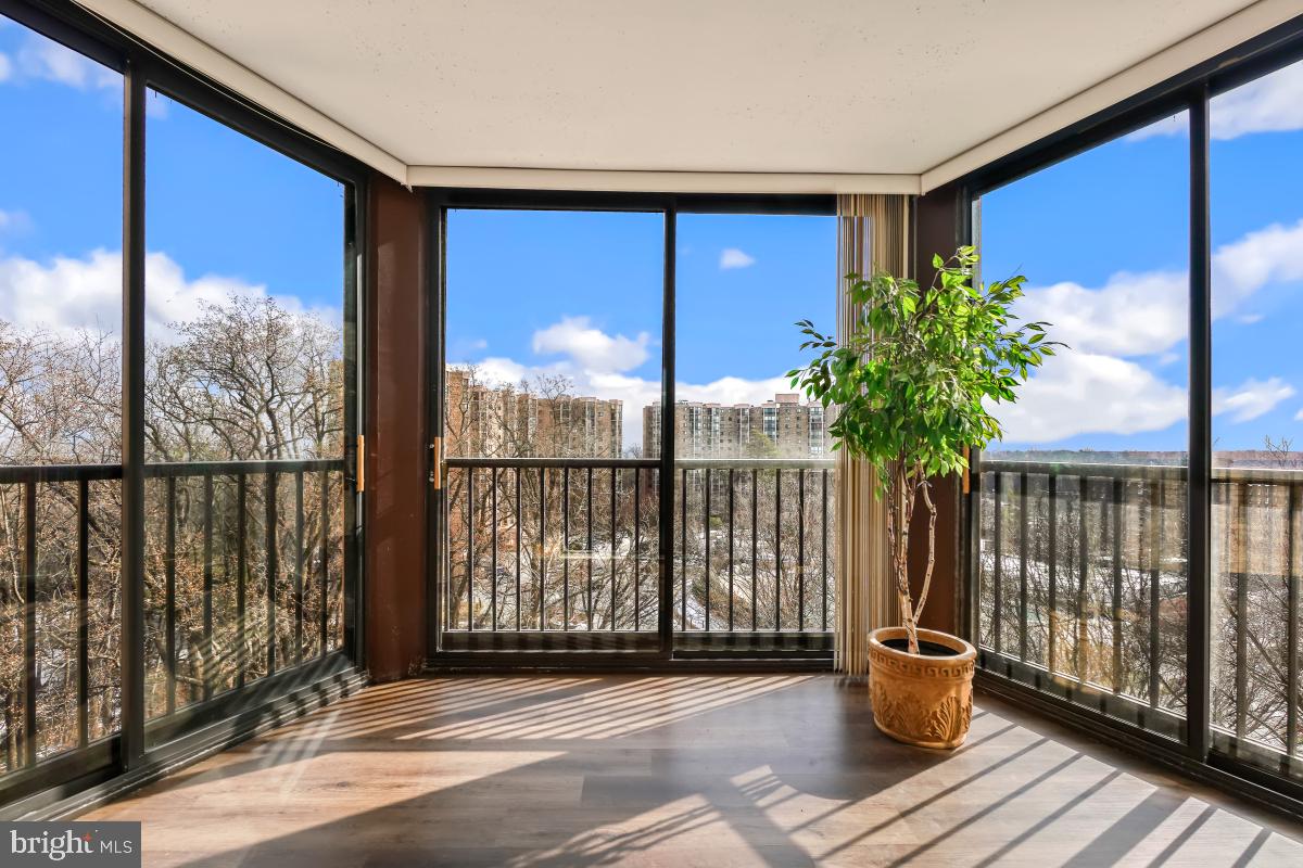 5901 MOUNT EAGLE DRIVE 716