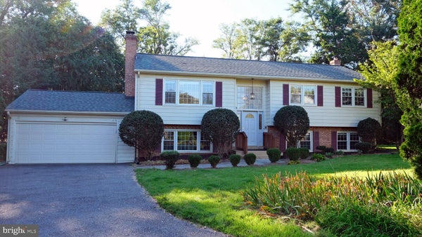 1636 GREAT FALLS ST, MC LEAN, VA 22101 - Image 0c5e3241c8faf8cc9f4bbe7f4899e0ec/833912751